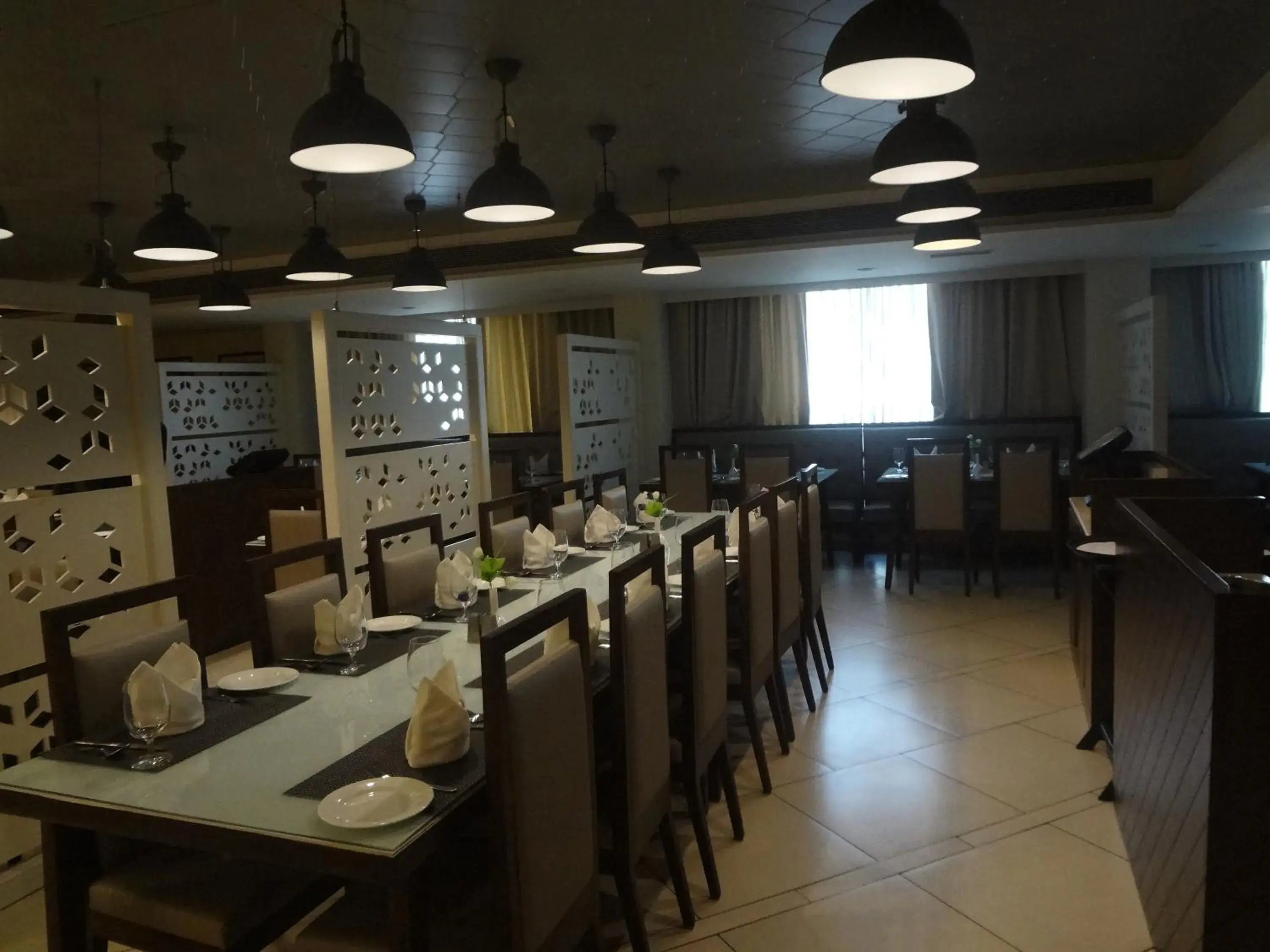Restaurant/places to eat in Comfort Inn Donil Vadodara Restaurant/places to eat in Comfort Inn Donil Vadodara