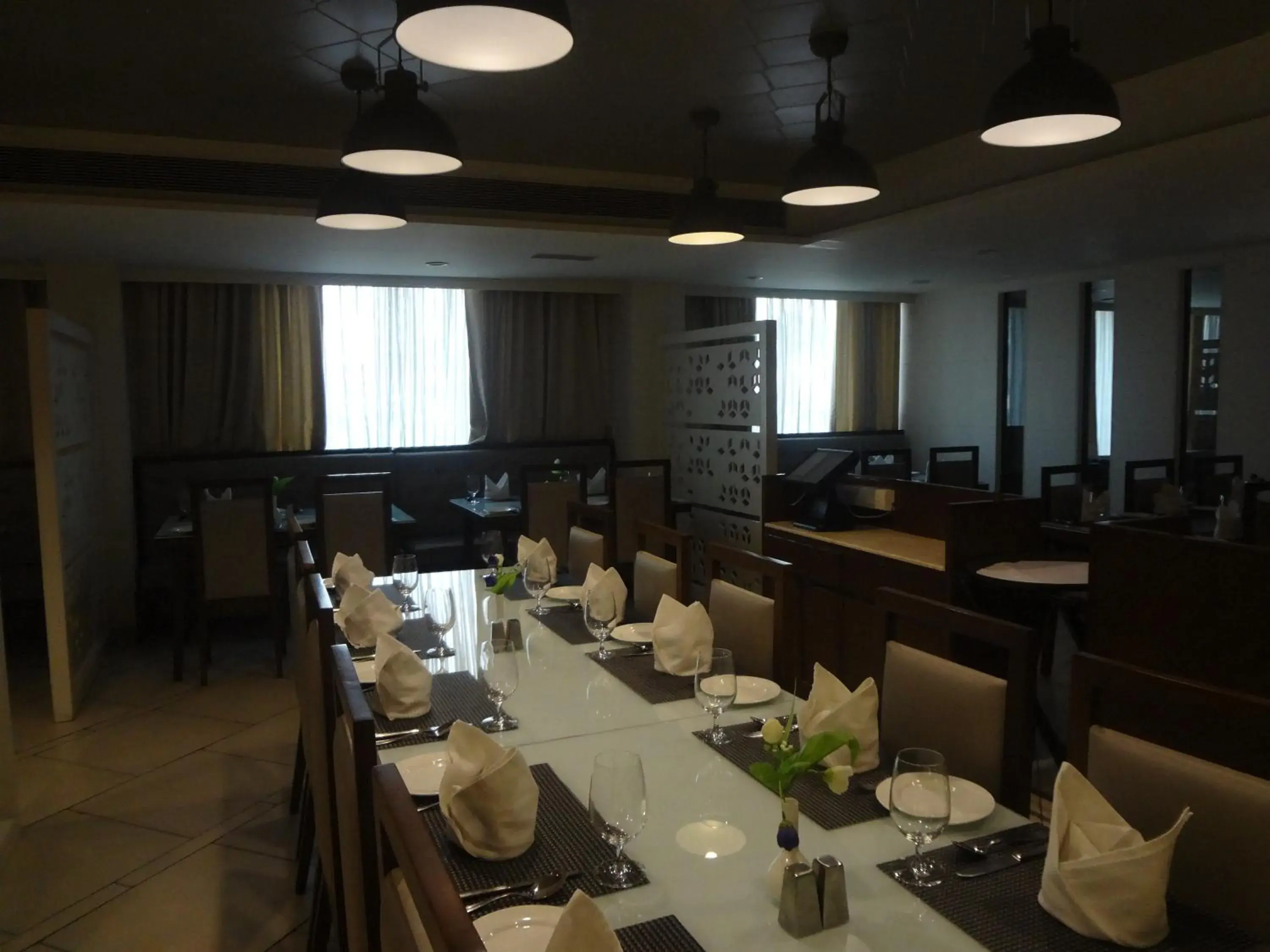 Restaurant/places to eat in Comfort Inn Donil Vadodara Restaurant/places to eat in Comfort Inn Donil Vadodara