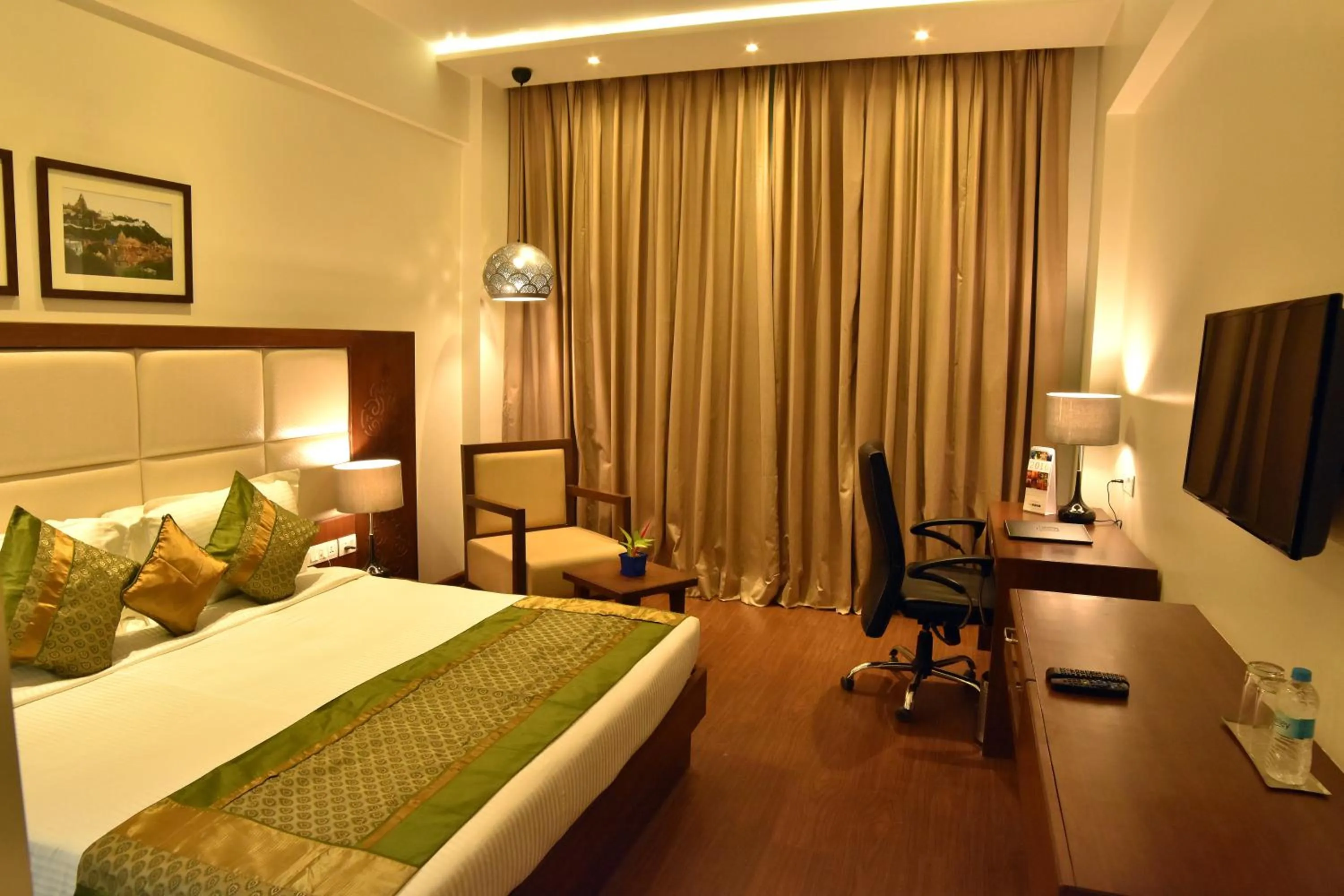 Bedroom in Comfort Inn Donil Vadodara