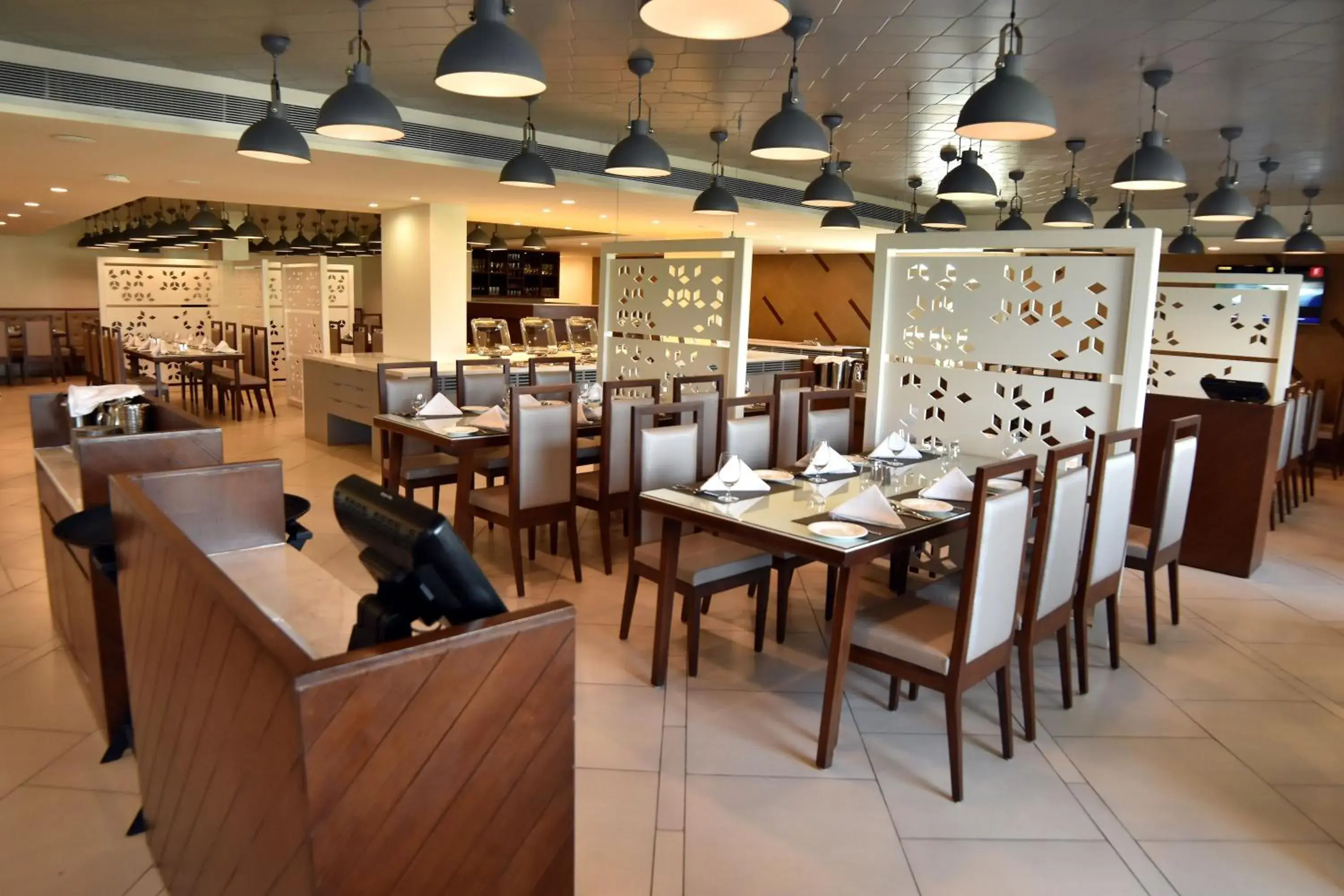 Restaurant/places to eat in Comfort Inn Donil Vadodara Restaurant/places to eat in Comfort Inn Donil Vadodara