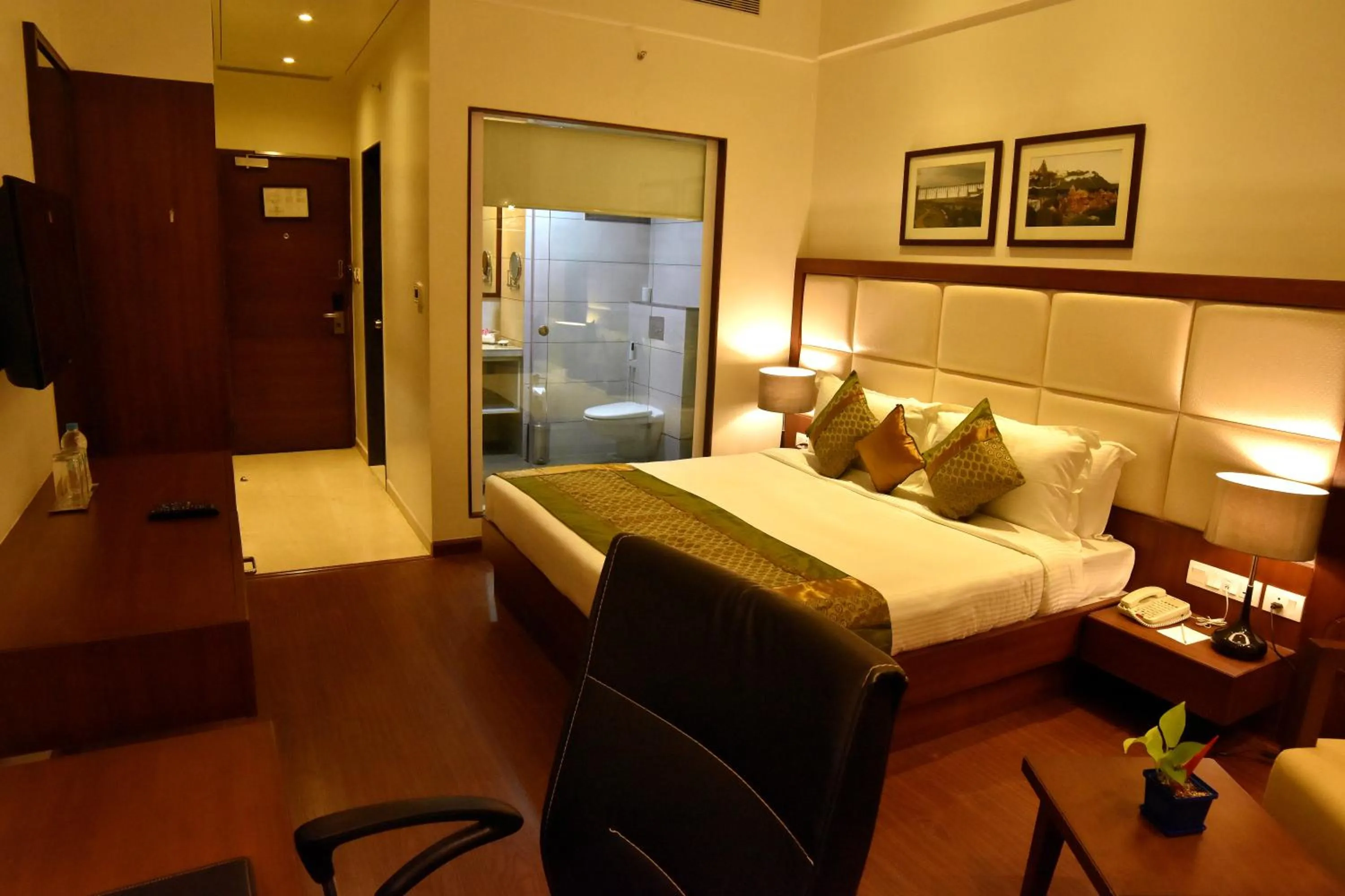 Photo of the whole room in Comfort Inn Donil Vadodara