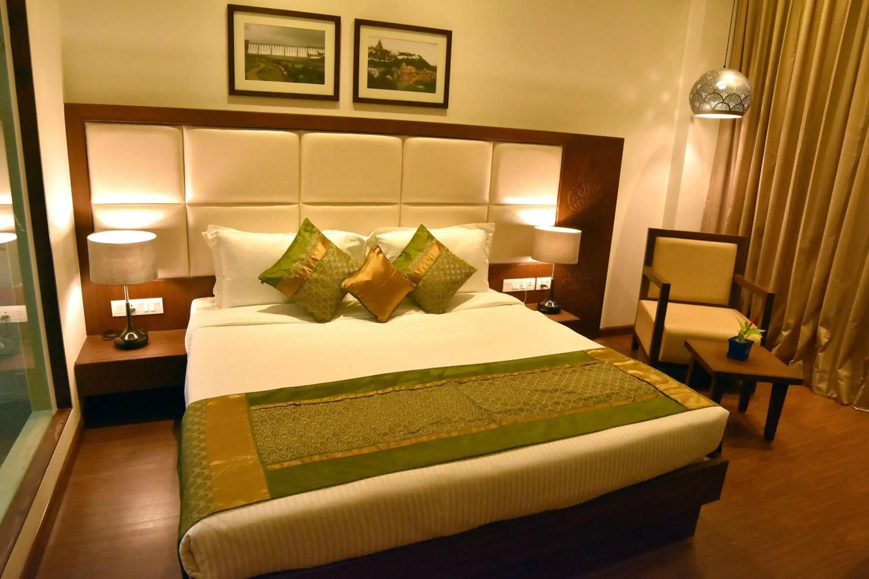 Bedroom in Comfort Inn Donil Vadodara Bedroom in Comfort Inn Donil Vadodara