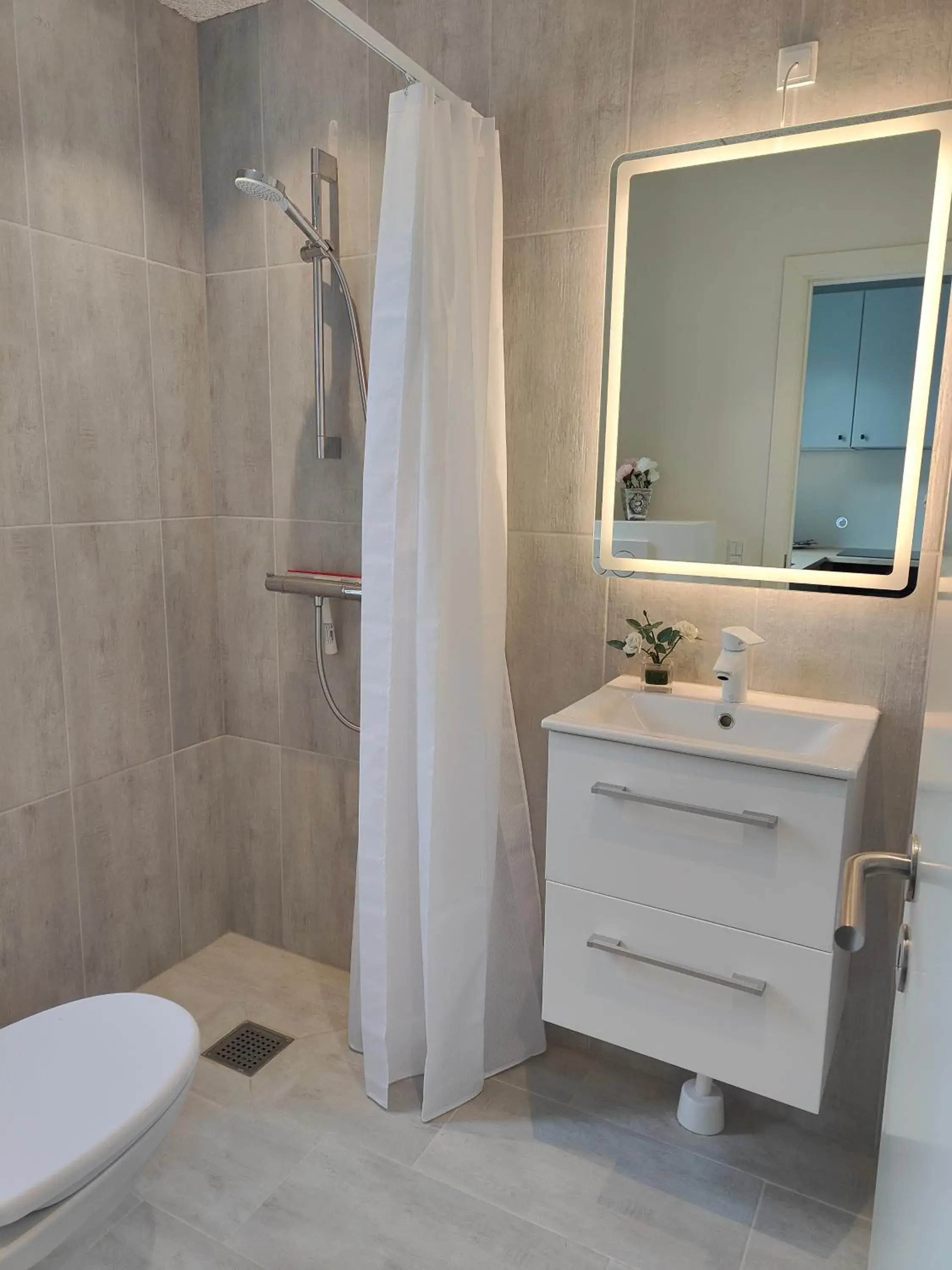 Apartment with Shower in Aalborg City Rooms ApS Apartment with Shower in Aalborg City Rooms ApS