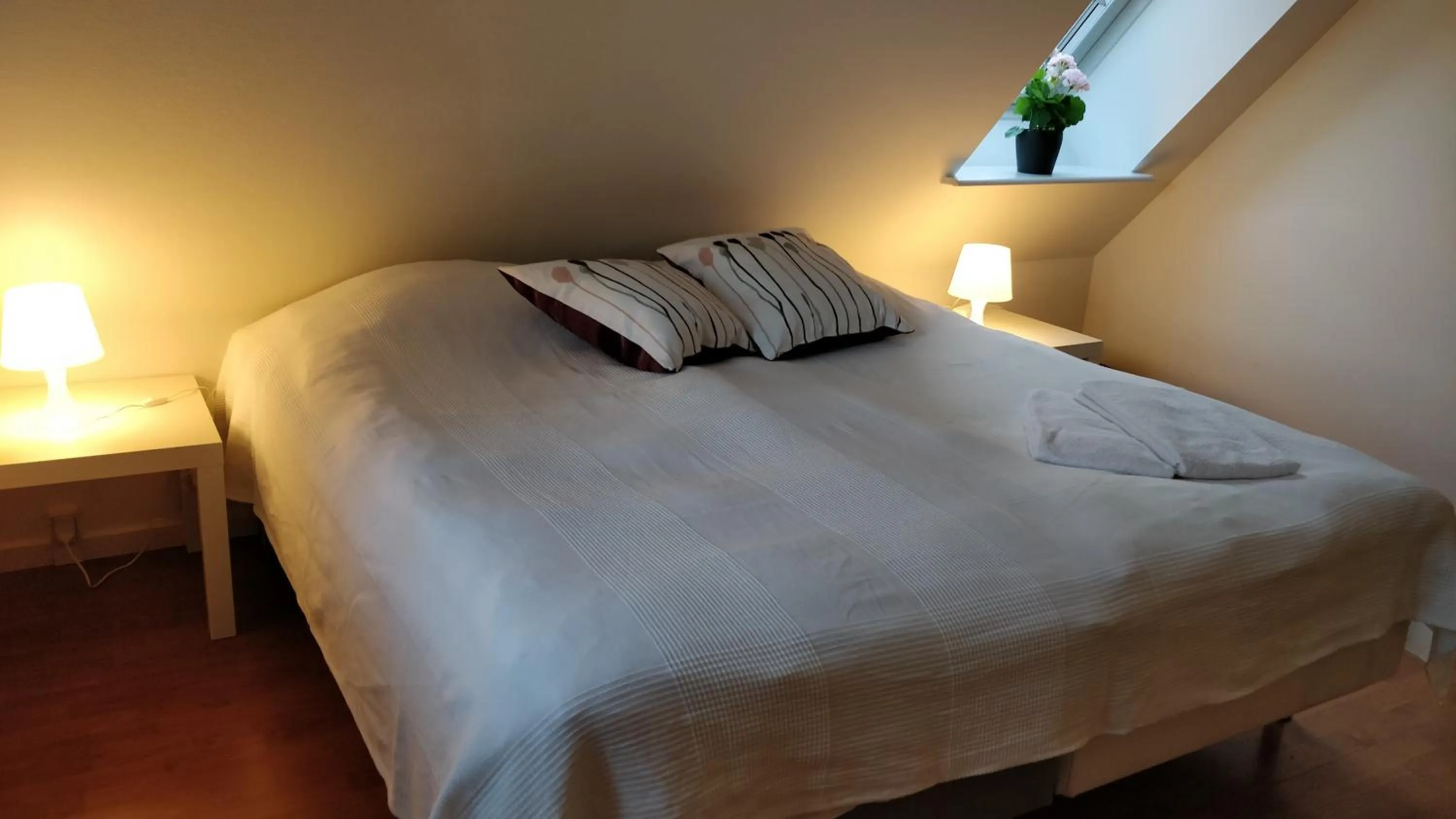 Bedroom, Bed in Aalborg City Rooms ApS