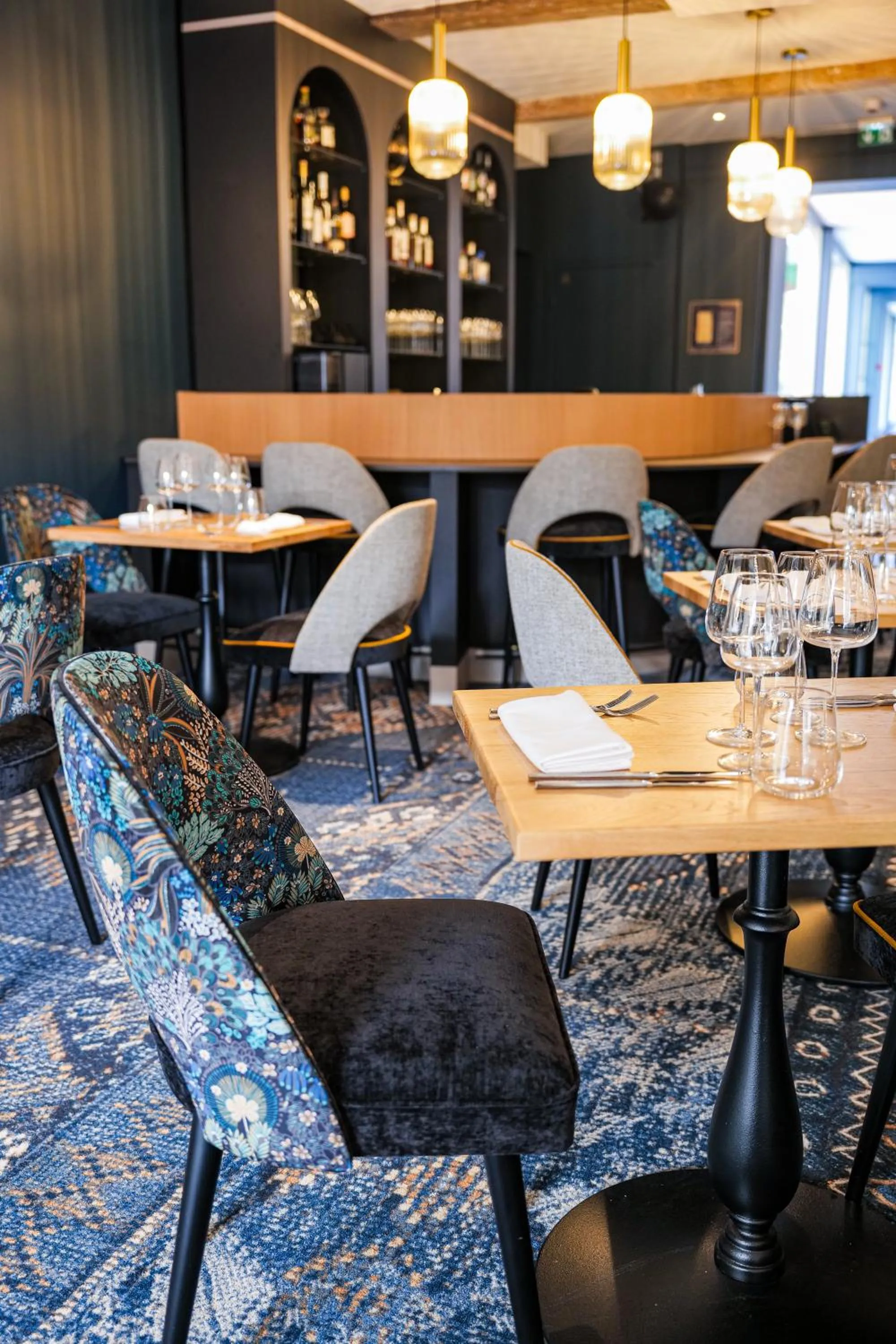 Restaurant/places to eat in Maison des Ambassadeurs