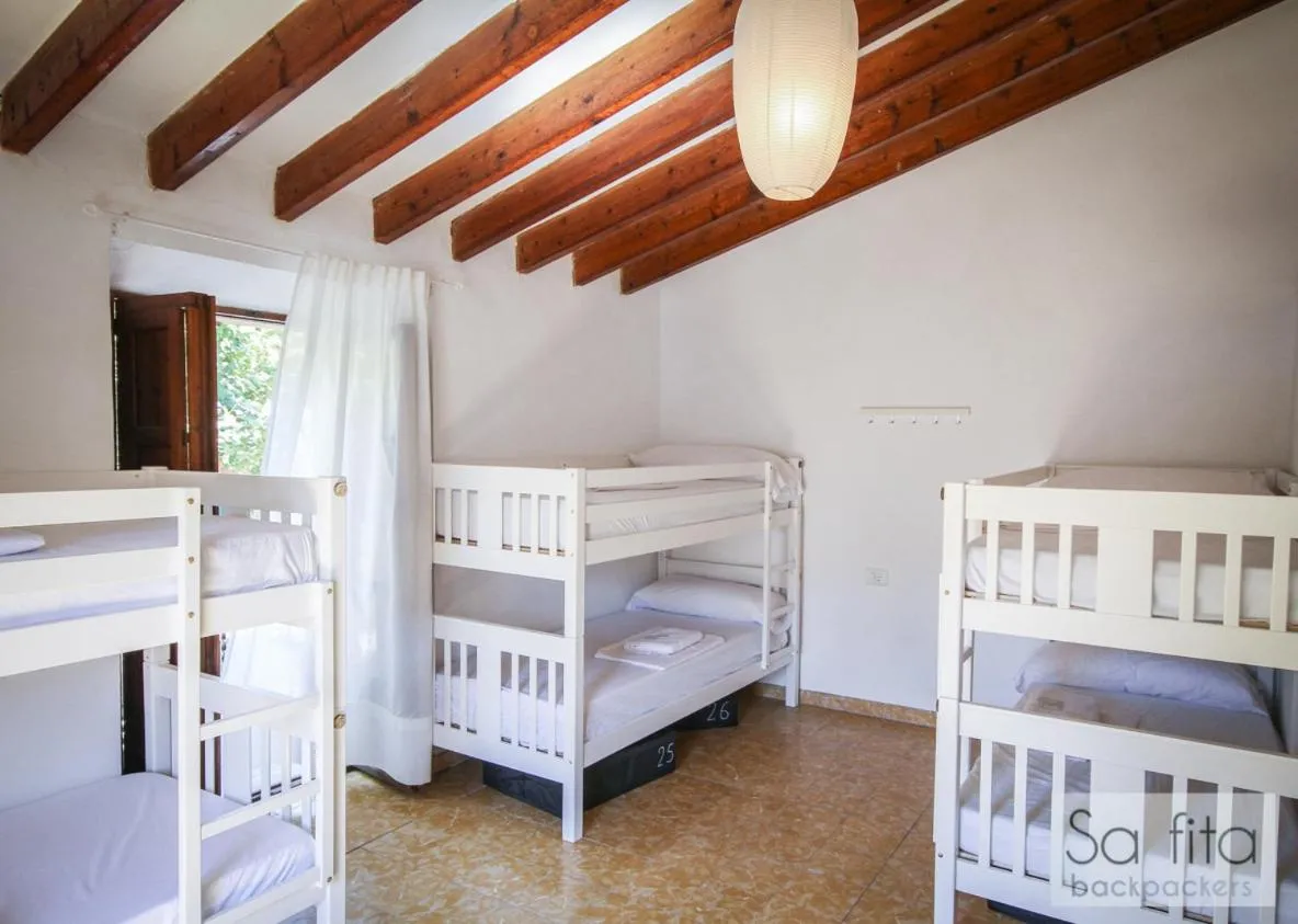 Bed in 6-Bed Mixed Dormitory Room in Sa Fita Backpackers - Albergue Juvenil