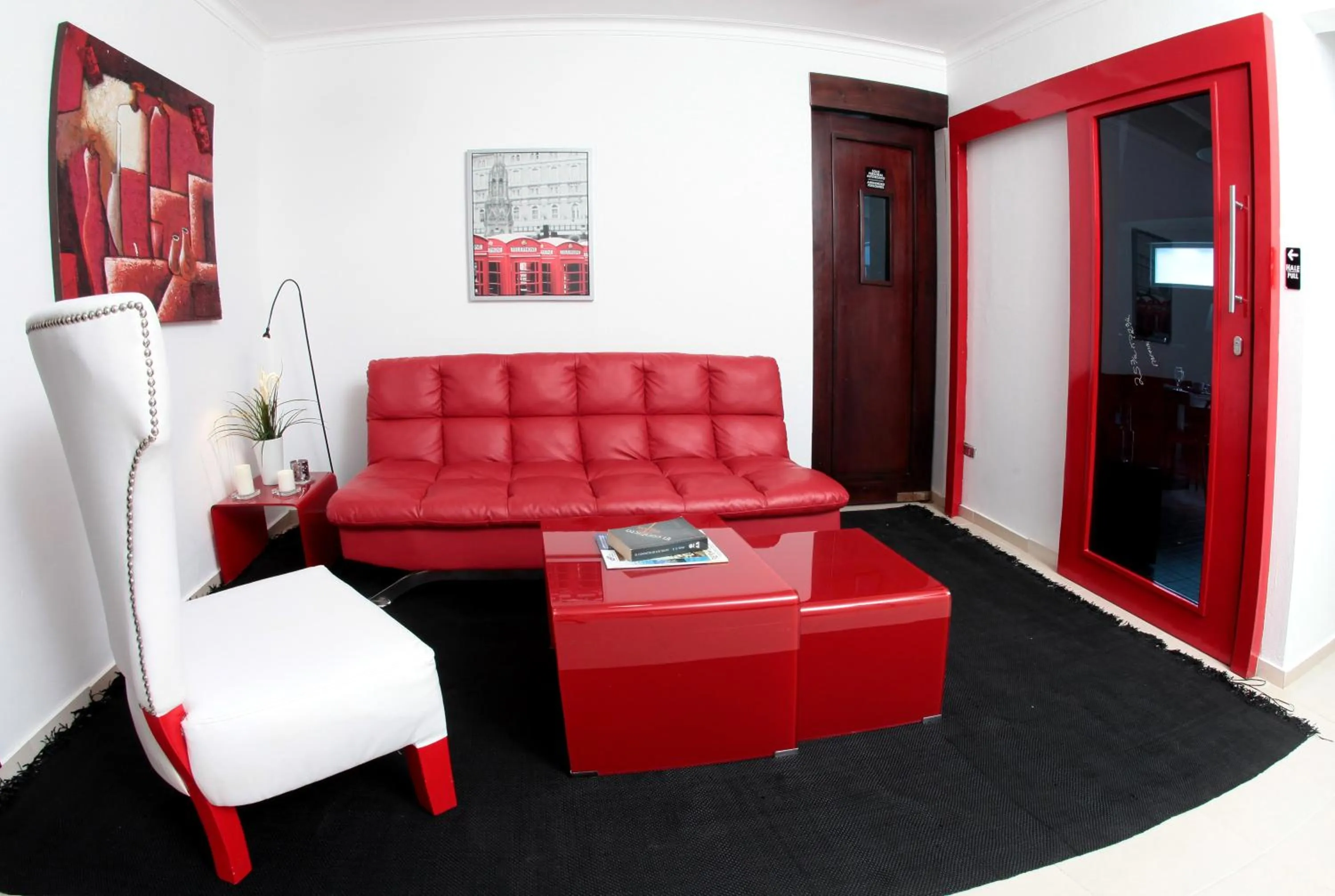 Communal lounge/ TV room in Hotel Casa Jum