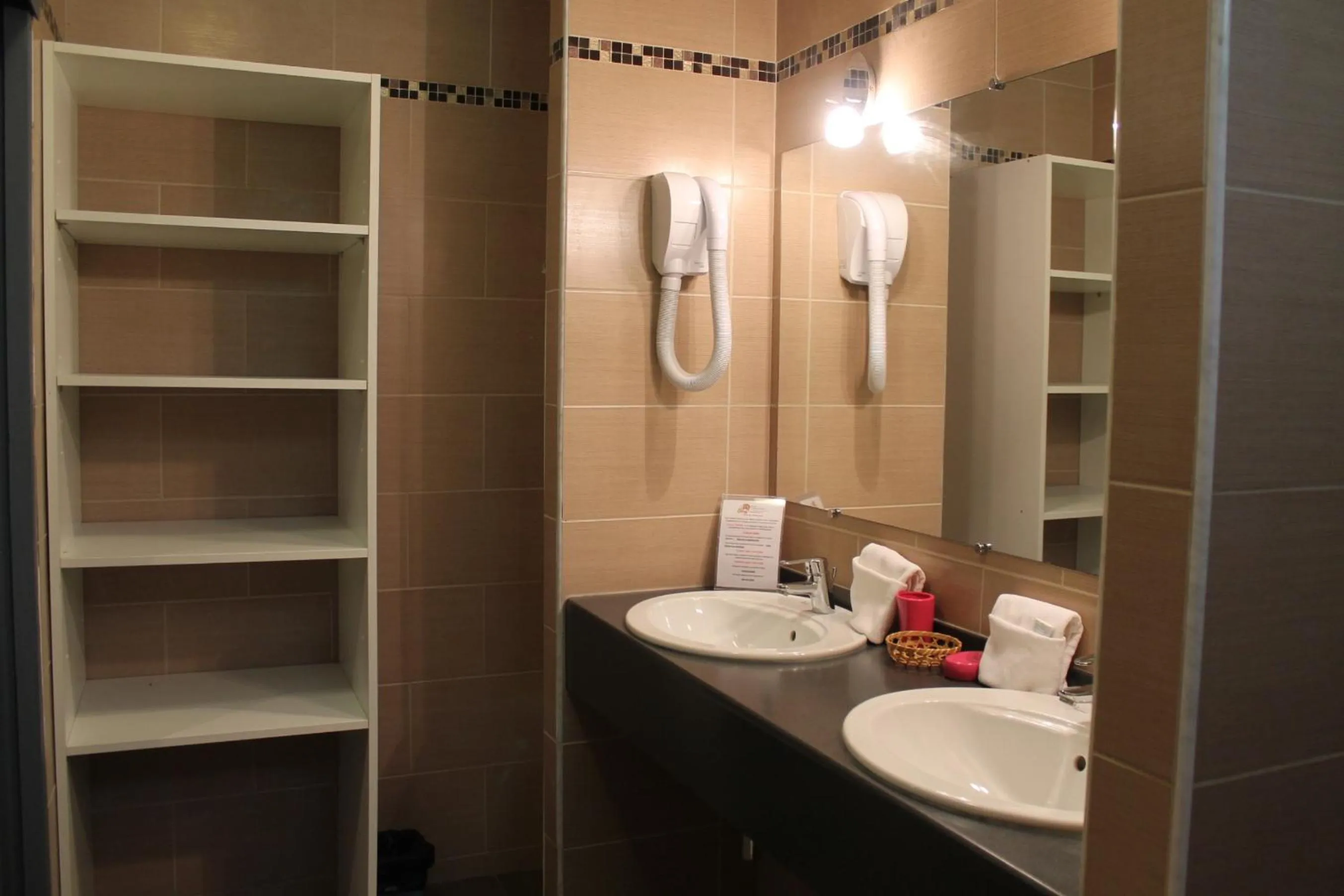 Bathroom in Hotel L'ebene Verte