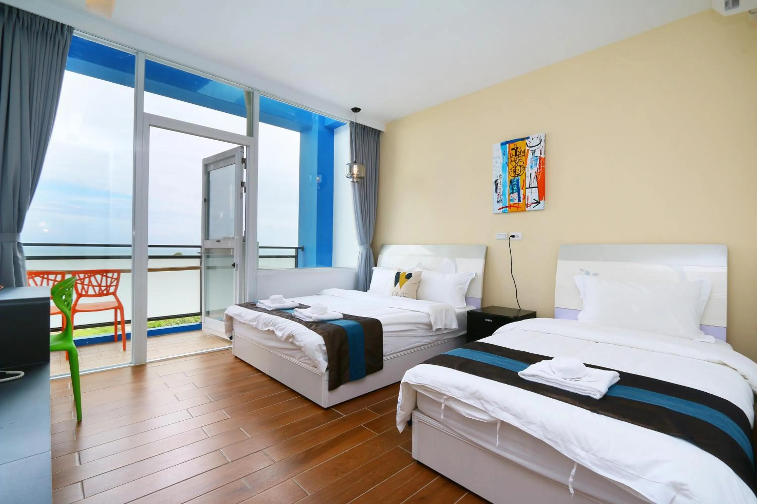 Dining area, Bed in Hiinn B&B