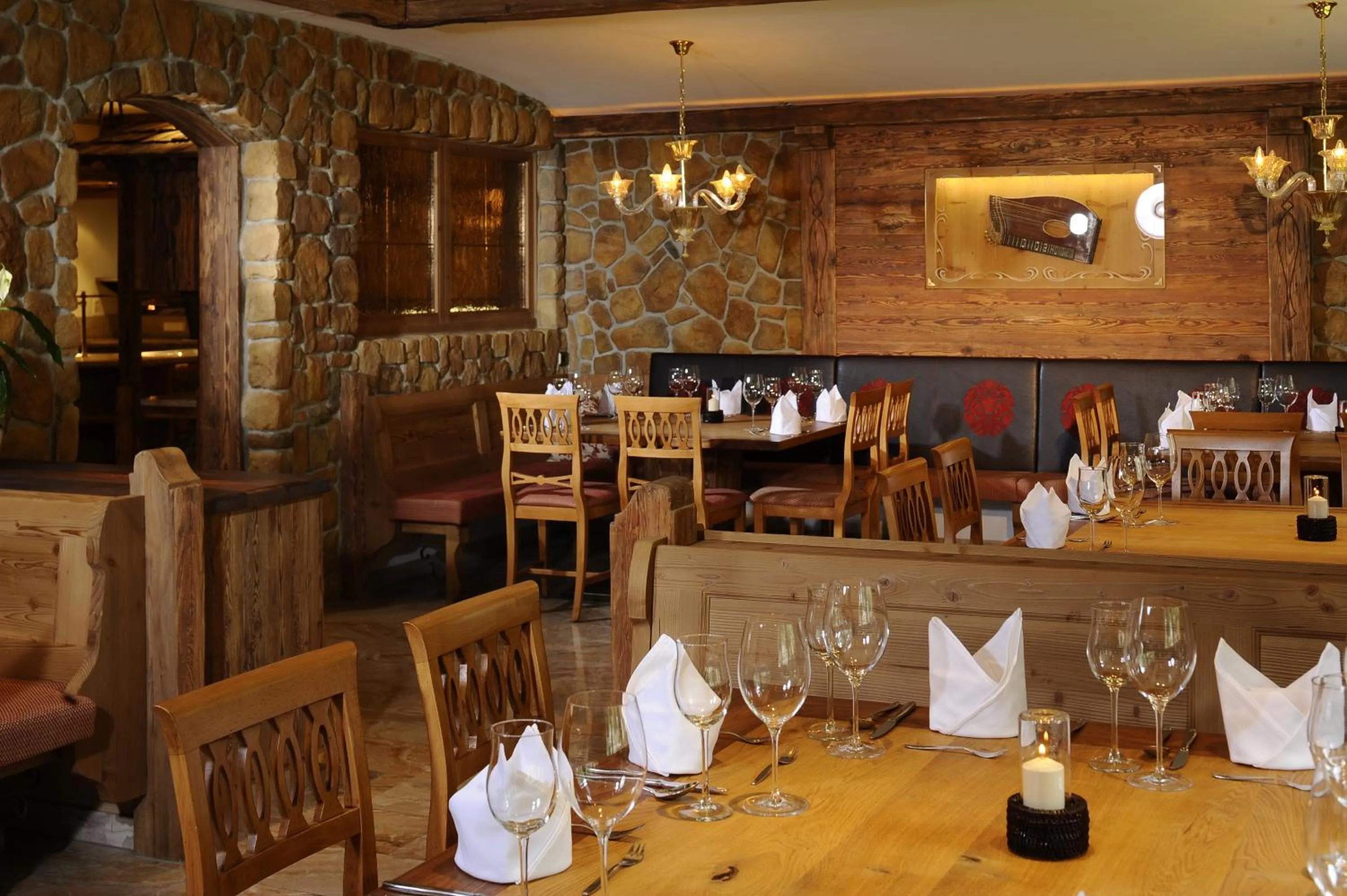 Restaurant/places to eat in Hotel Rose