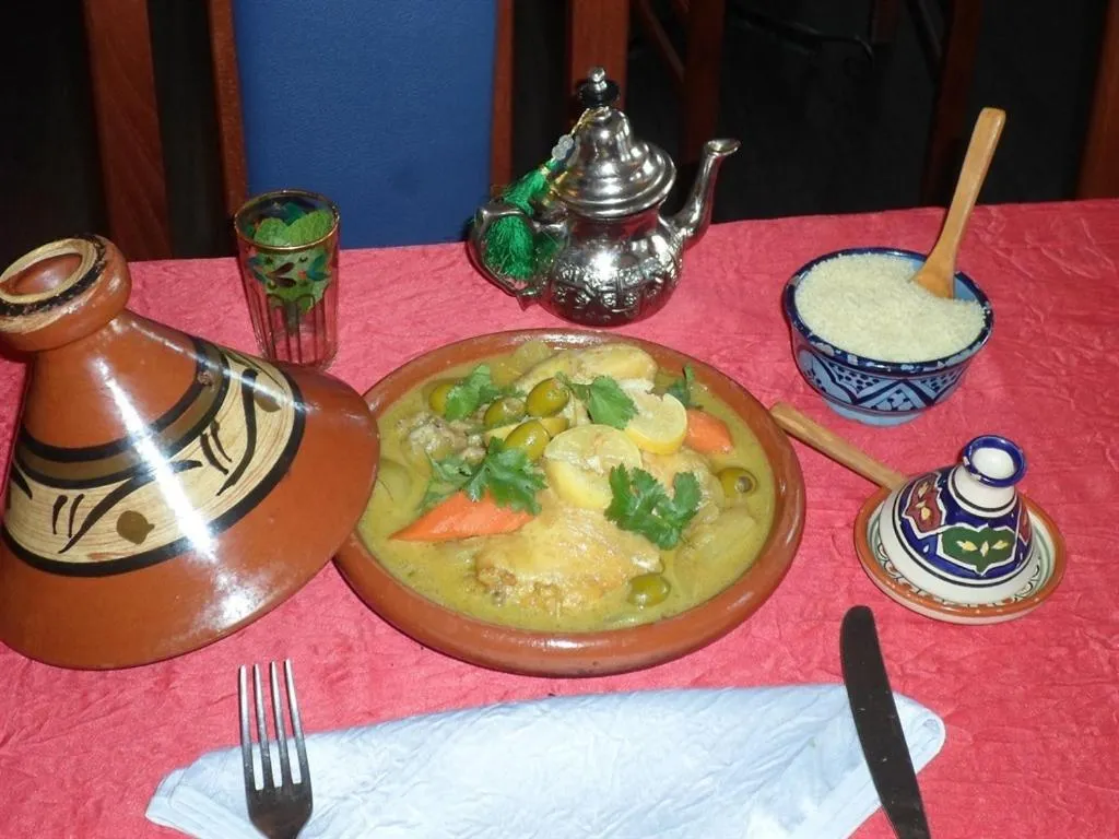 Dining area in Hôtel Le Hussard