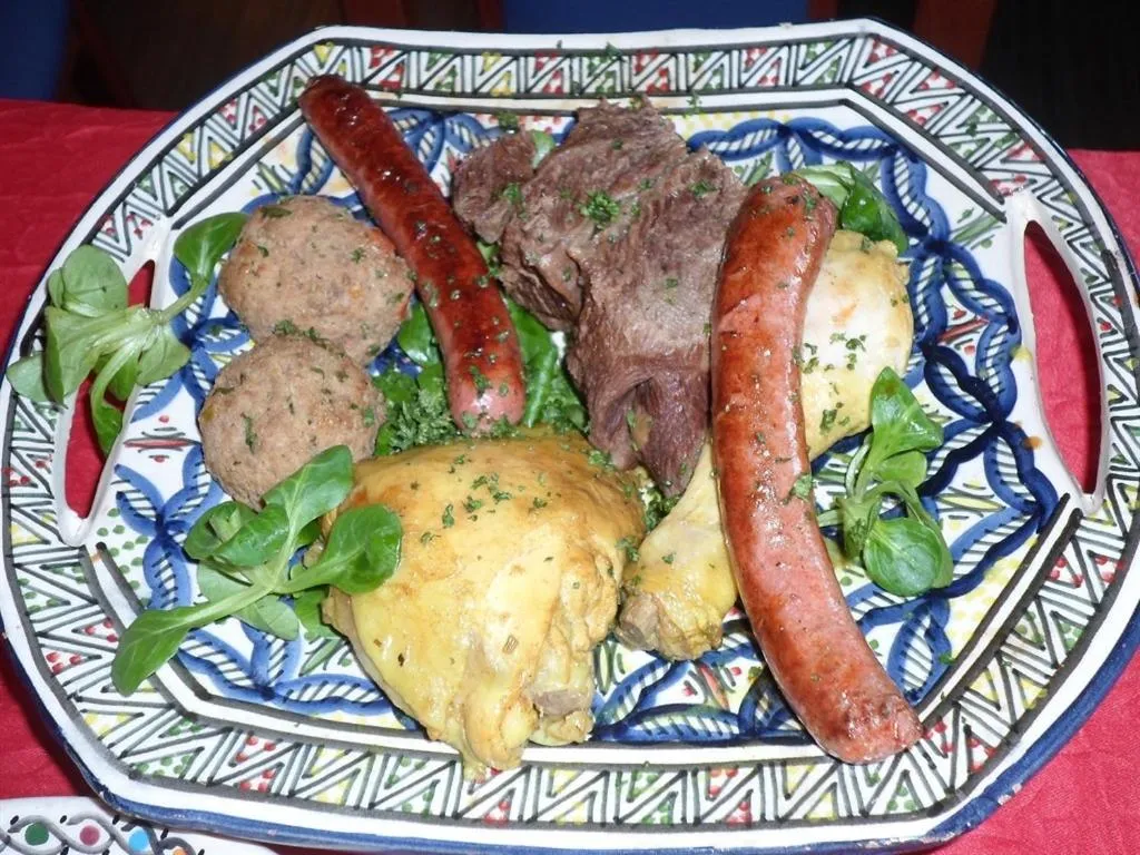Dining area in Hôtel Le Hussard