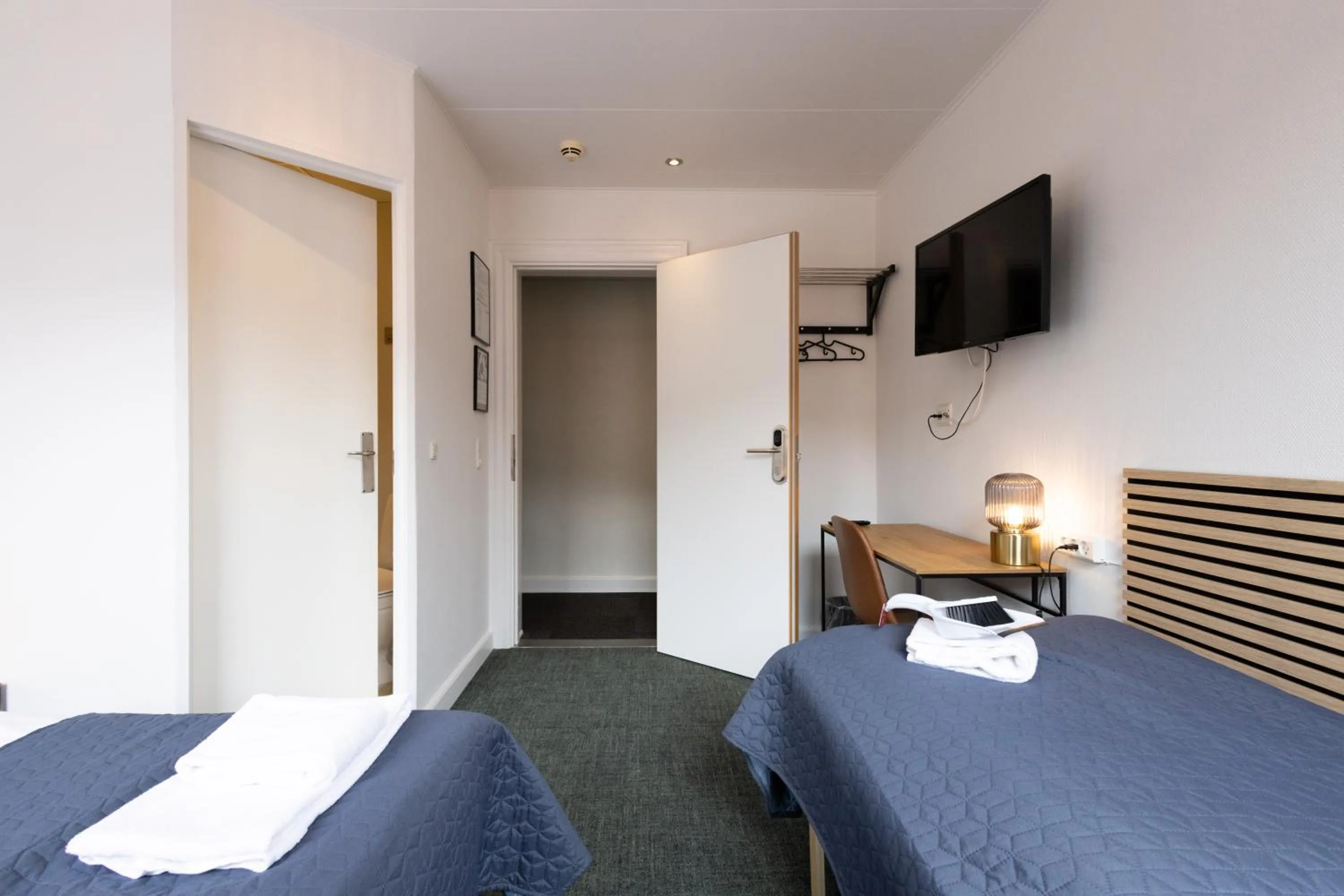 Bedroom, Bed in Milling Hotel Mini 11