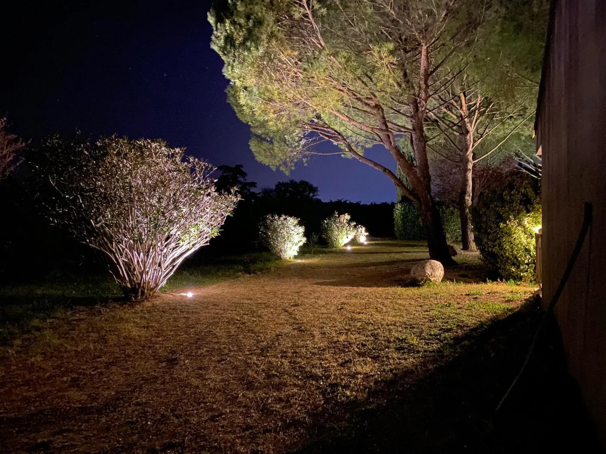 Garden in Logis Hôtel Le Mistral - Restaurant - Montélimar Sud