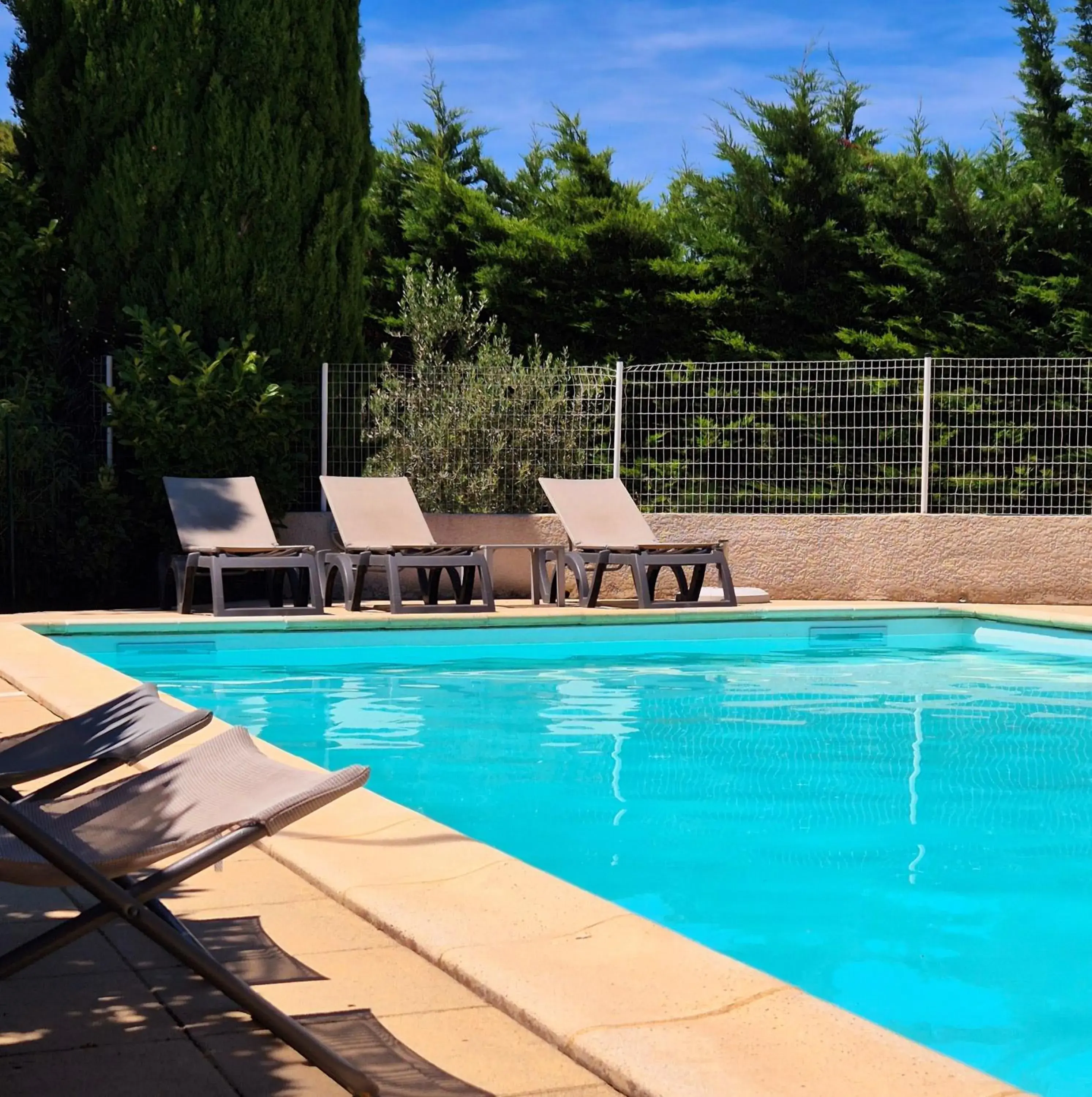 Logis Hôtel Le Mistral - Restaurant - Montélimar Sud Logis Hôtel Le Mistral - Restaurant - Montélimar Sud