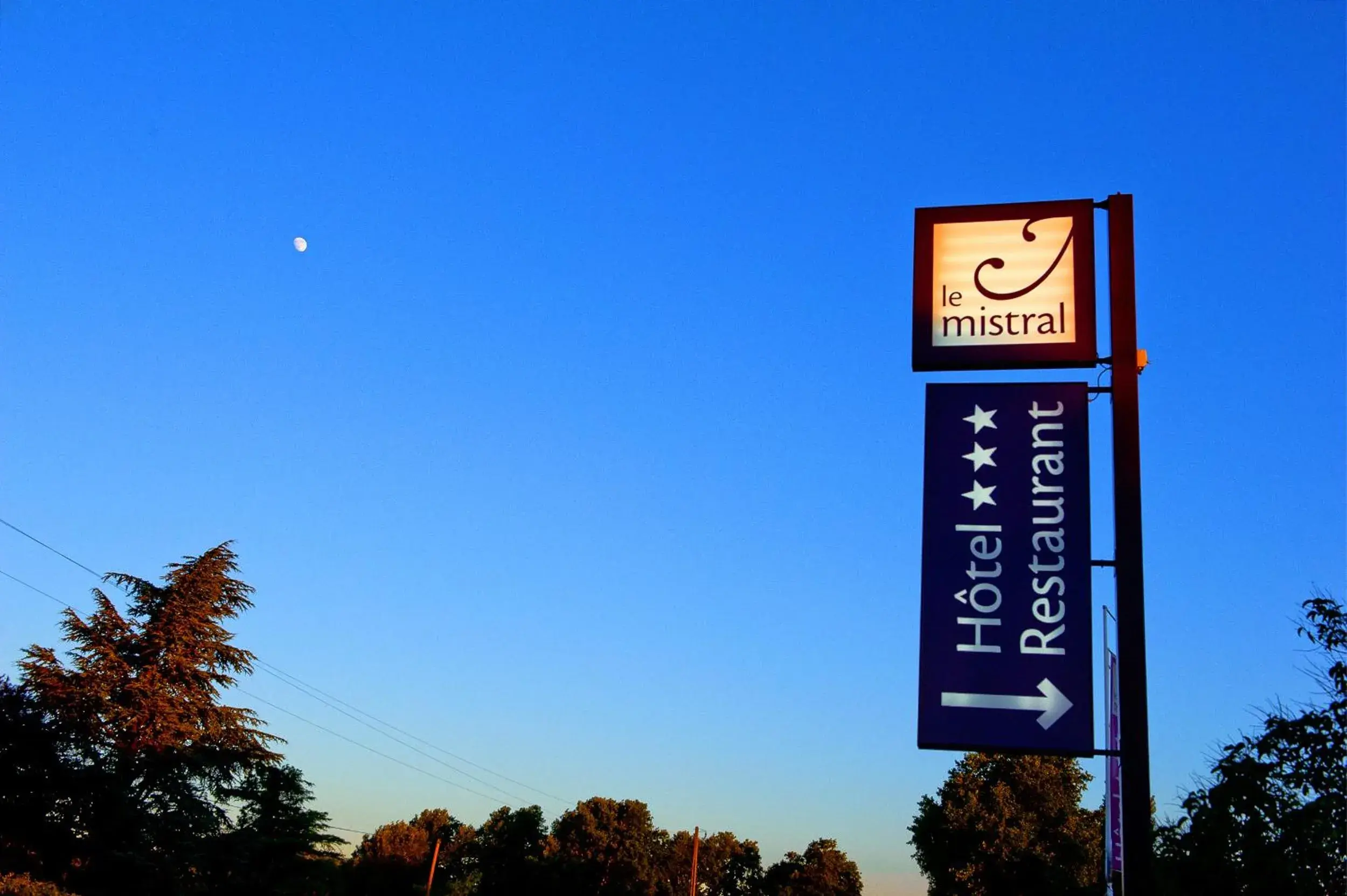 Property logo or sign in Logis Hôtel Le Mistral - Restaurant - Montélimar Sud Property logo or sign in Logis Hôtel Le Mistral - Restaurant - Montélimar Sud