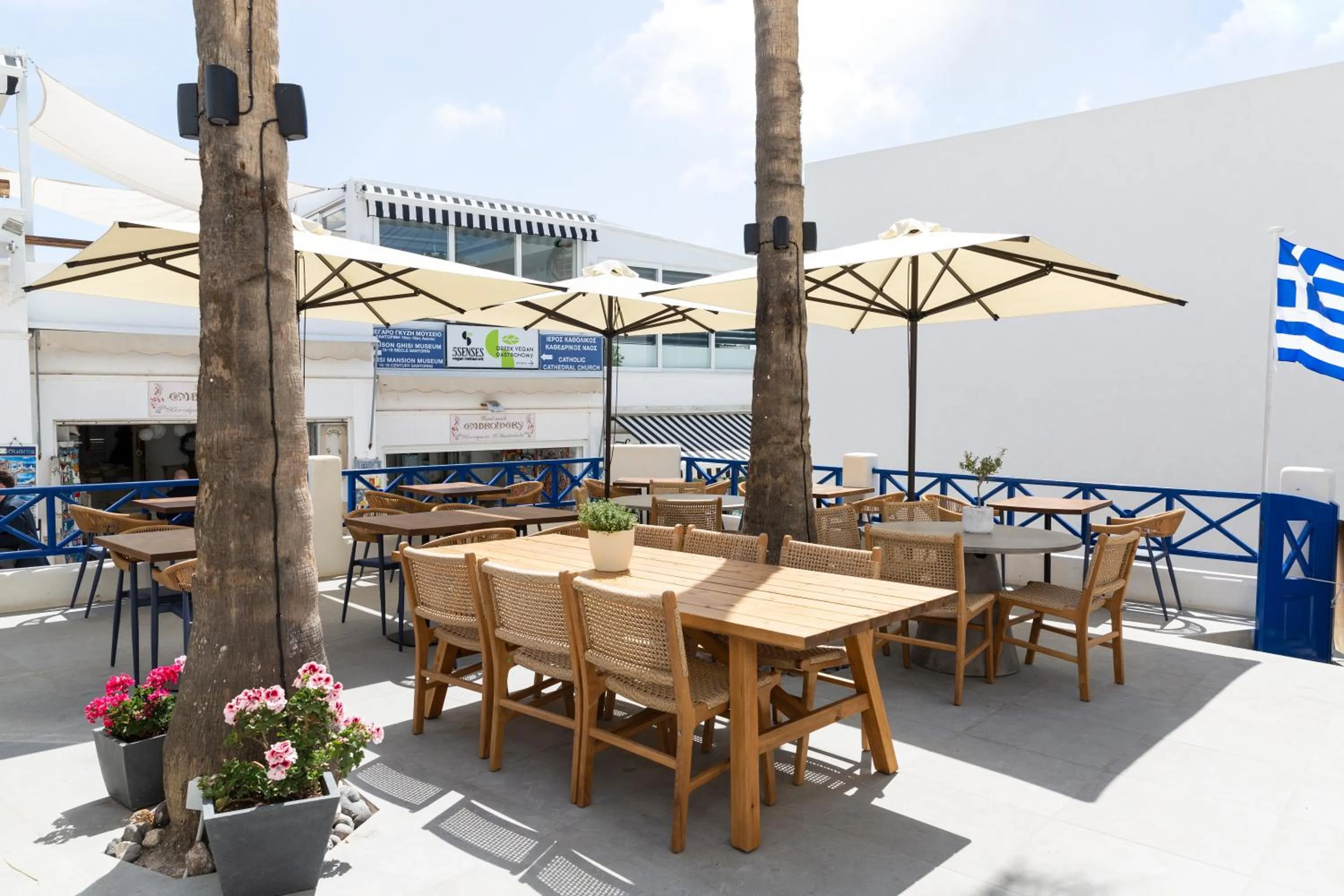 Restaurant/places to eat in Asimina Hotel