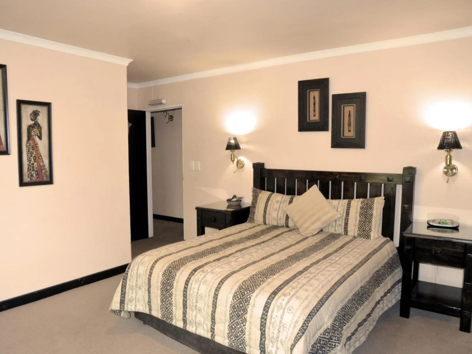 Bed in Ipe Tombe Guest Lodge - Midrand