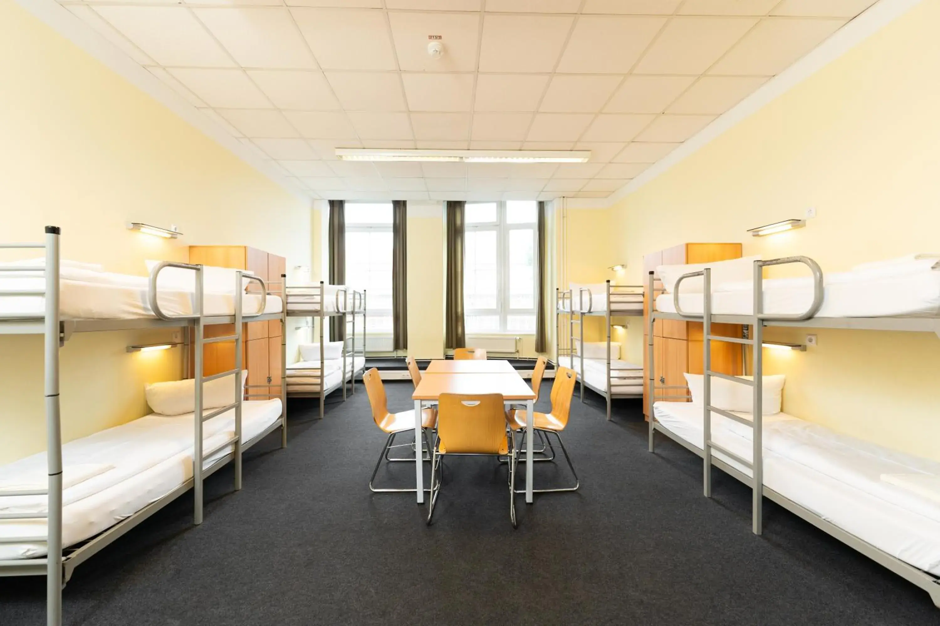 Photo of the whole room, Bed in Industriepalast Berlin Photo of the whole room, Bed in Industriepalast Berlin