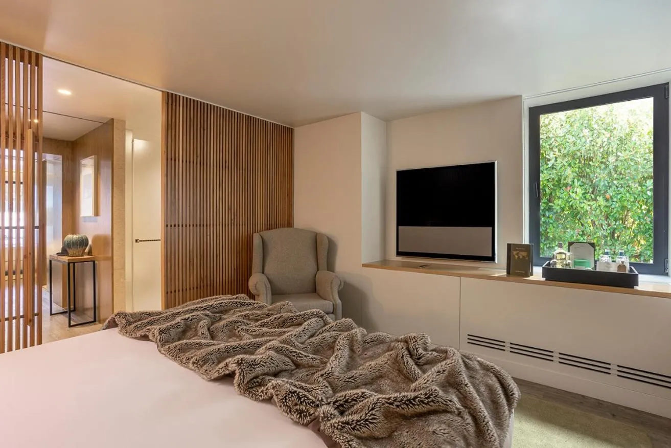 Bedroom, Bed in Memmo Príncipe Real, a Member of Design Hotels