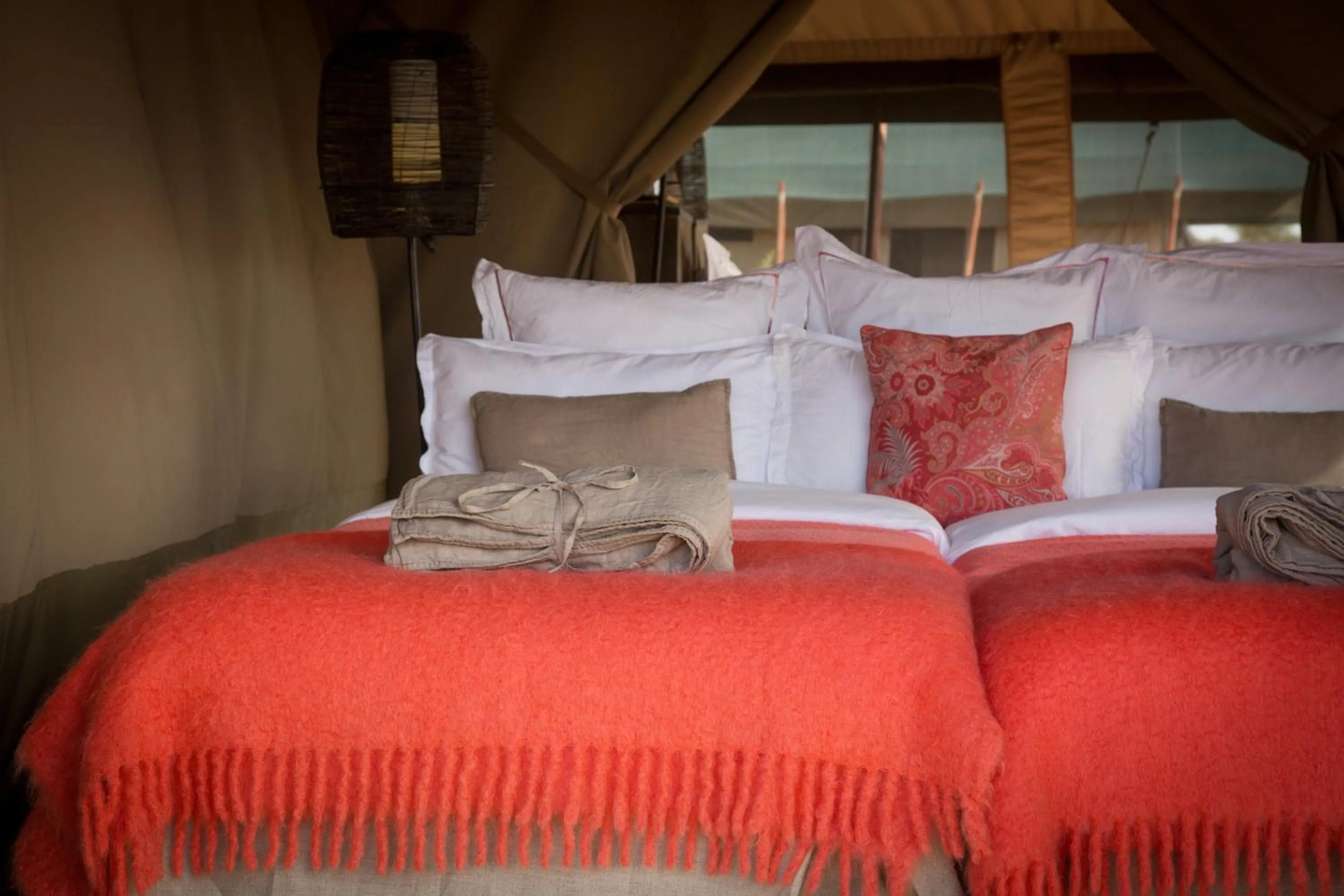 Decorative detail, Bed in Pumzika Luxury Safari Camp