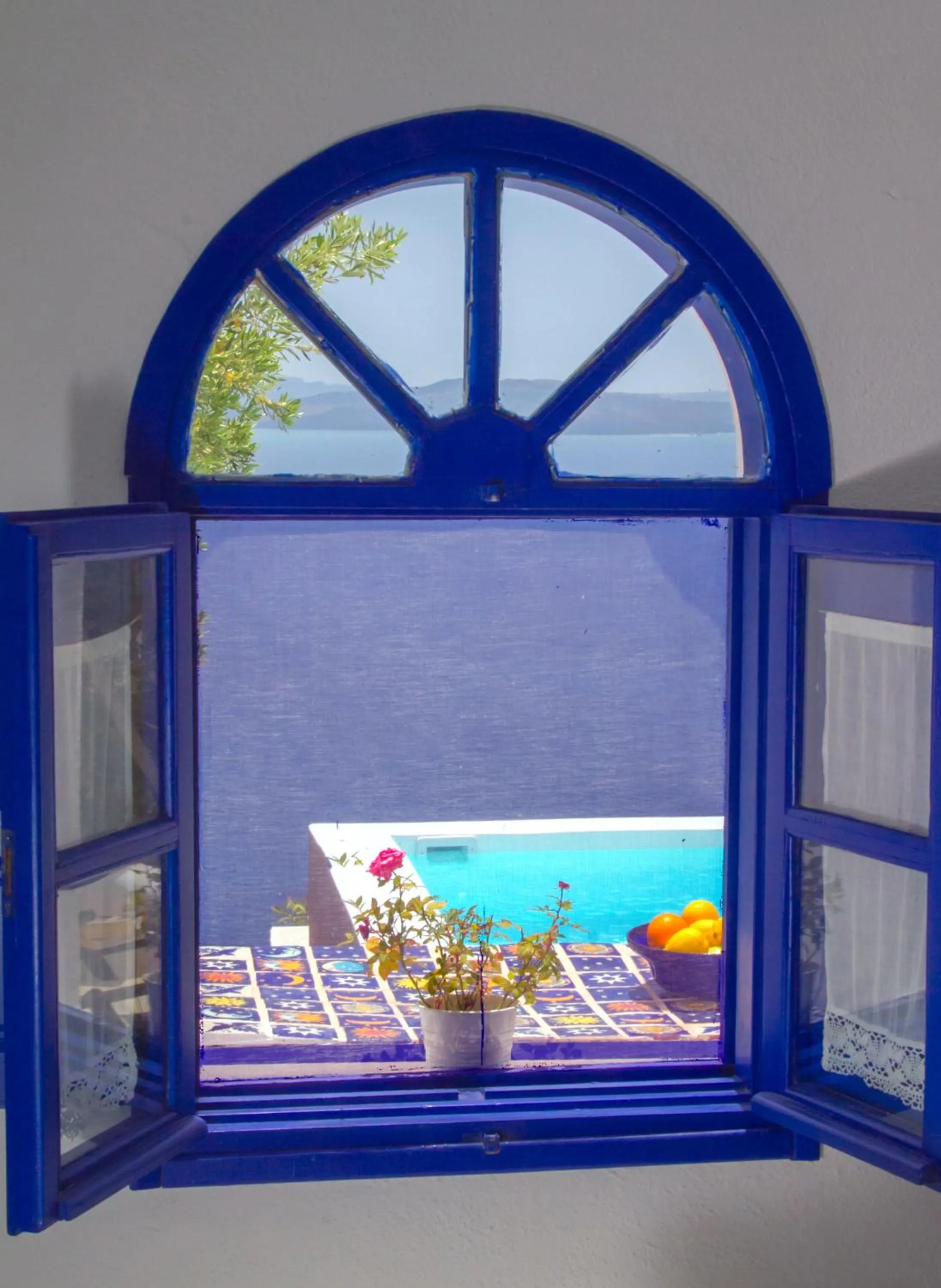 Decorative detail in Ifestio Villas Oia