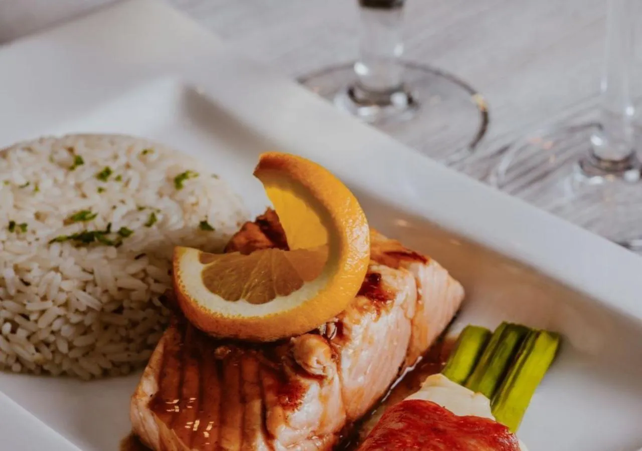 Restaurant/places to eat in Inn on Prince Hotel and Conference Centre Truro