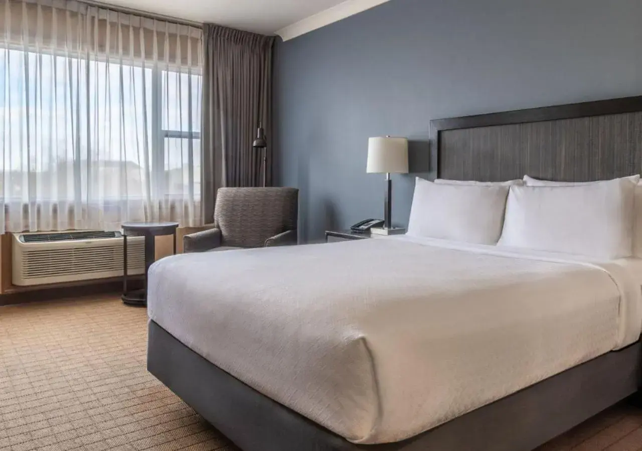 Queen Room with Sofa Bed in Inn on Prince Hotel and Conference Centre Truro Queen Room with Sofa Bed in Inn on Prince Hotel and Conference Centre Truro