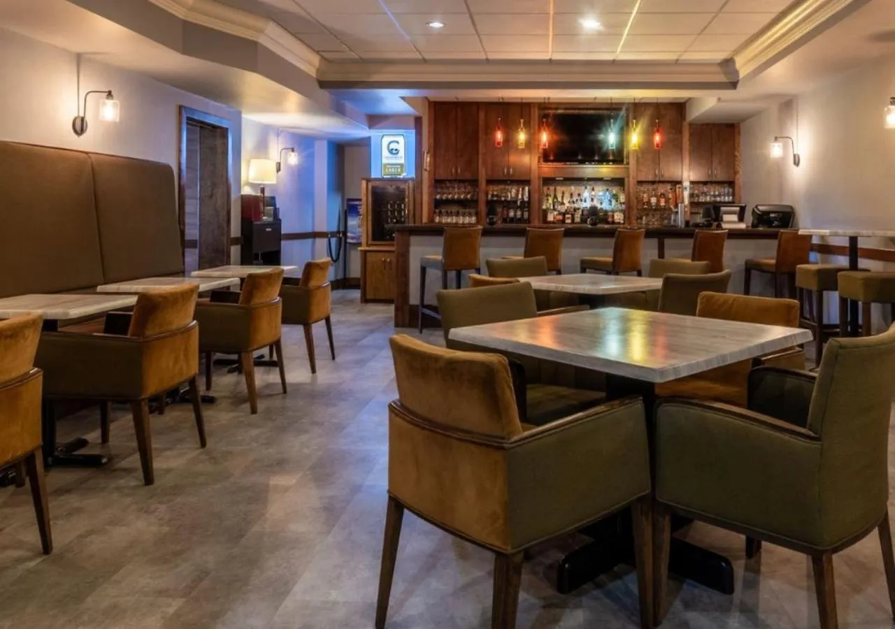 Restaurant/places to eat in Inn on Prince Hotel and Conference Centre Truro