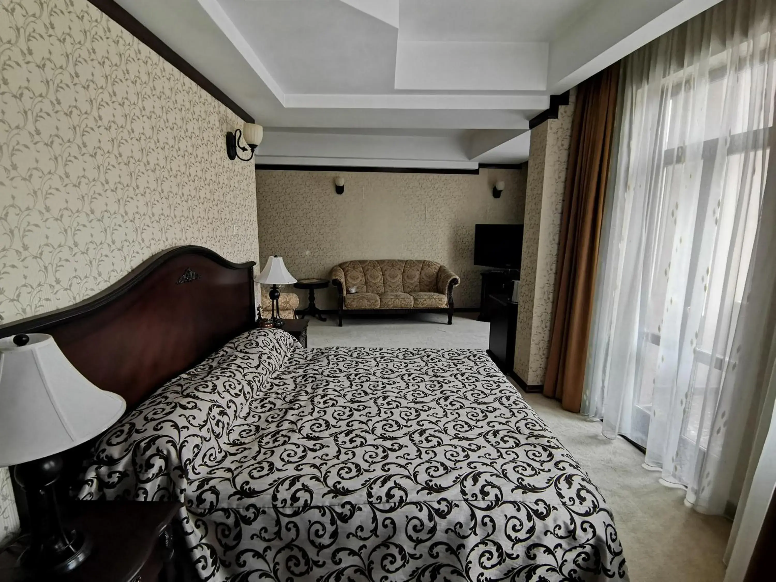 Photo of the whole room, Bed in Hotel Carol Photo of the whole room, Bed in Hotel Carol