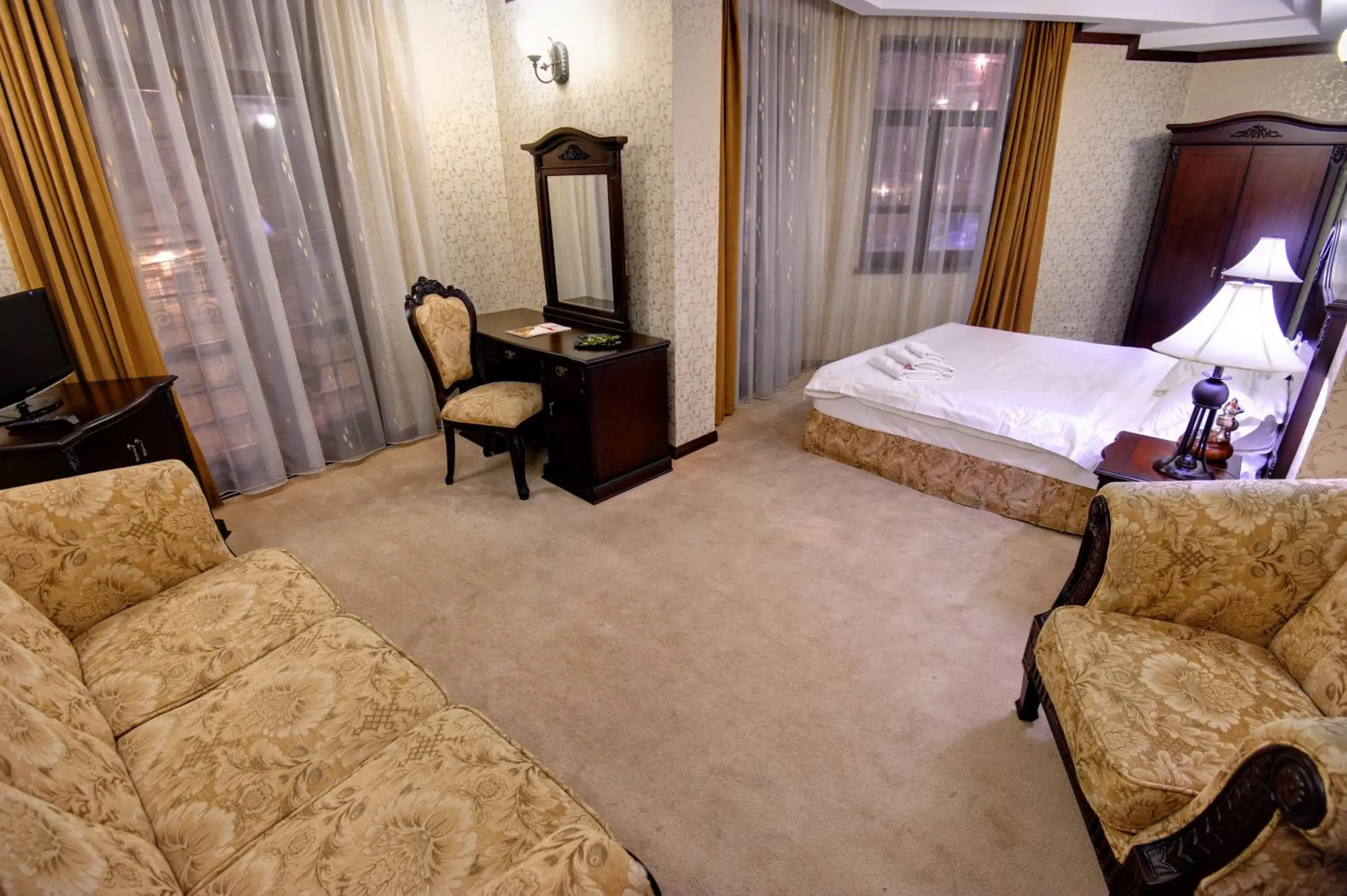 Bed in Hotel Carol Bed in Hotel Carol