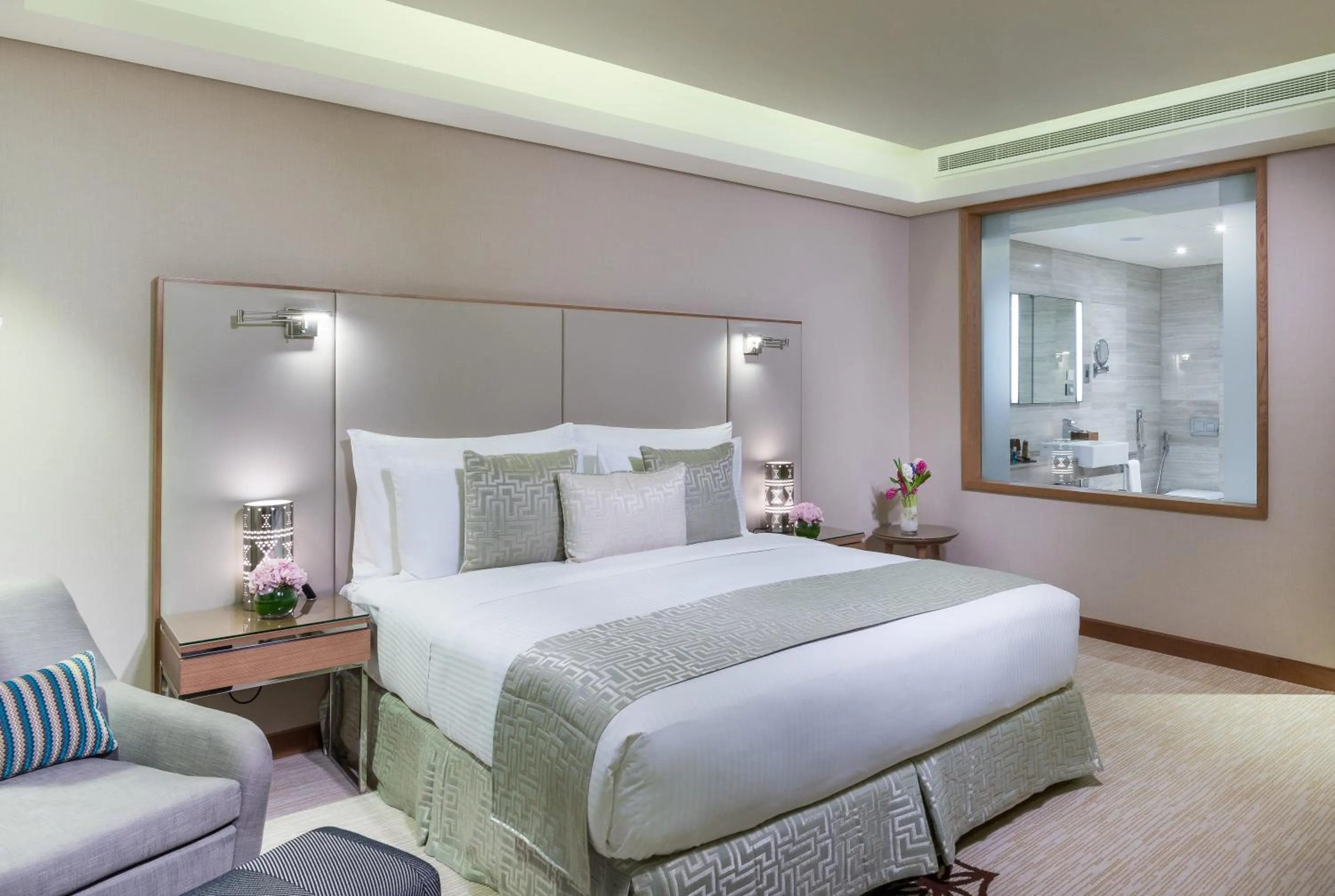 Bedroom, Bed in Grand Millennium Muscat