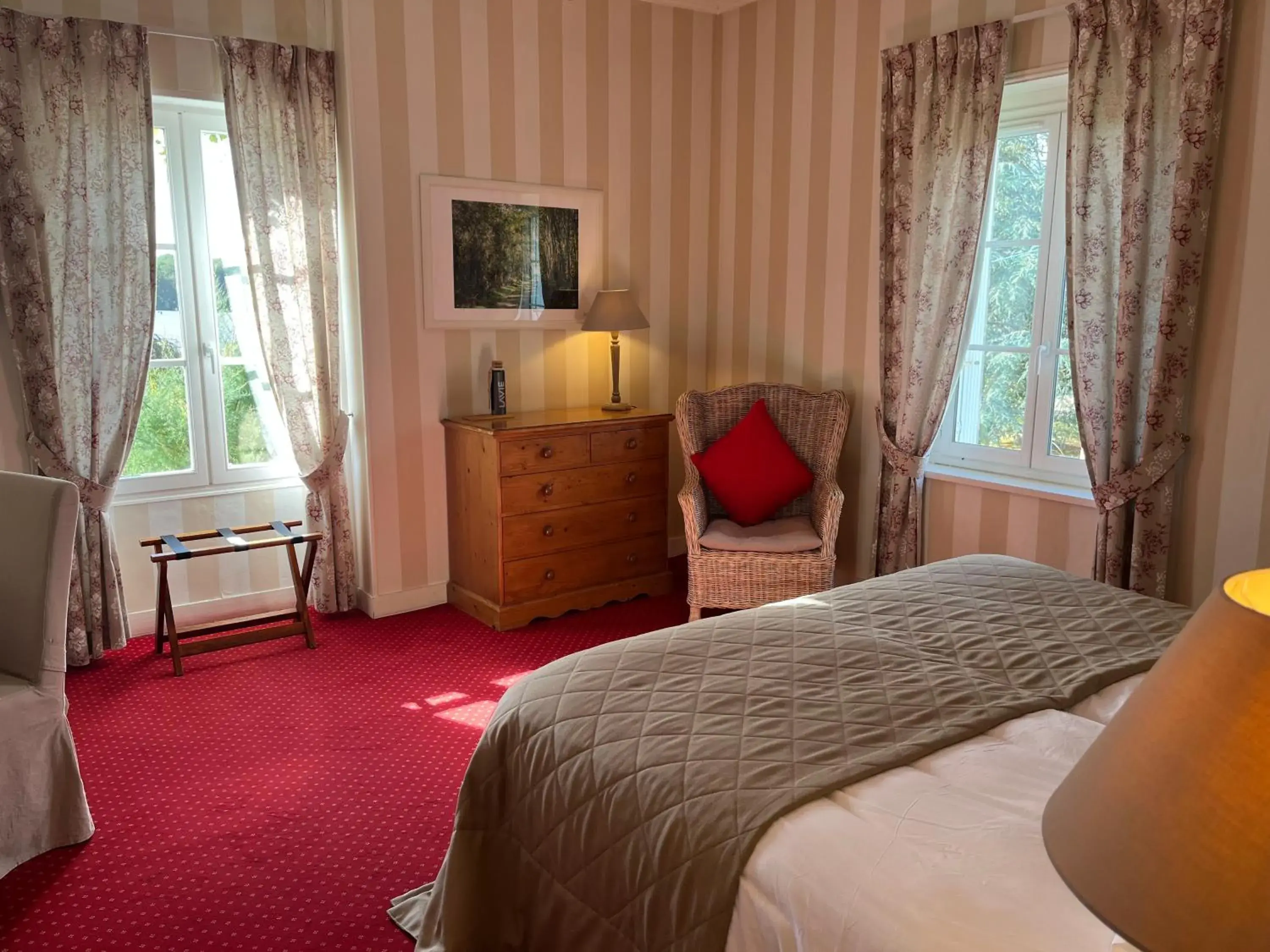 Photo of the whole room, Bed in Logis Le Fleuray Photo of the whole room, Bed in Logis Le Fleuray