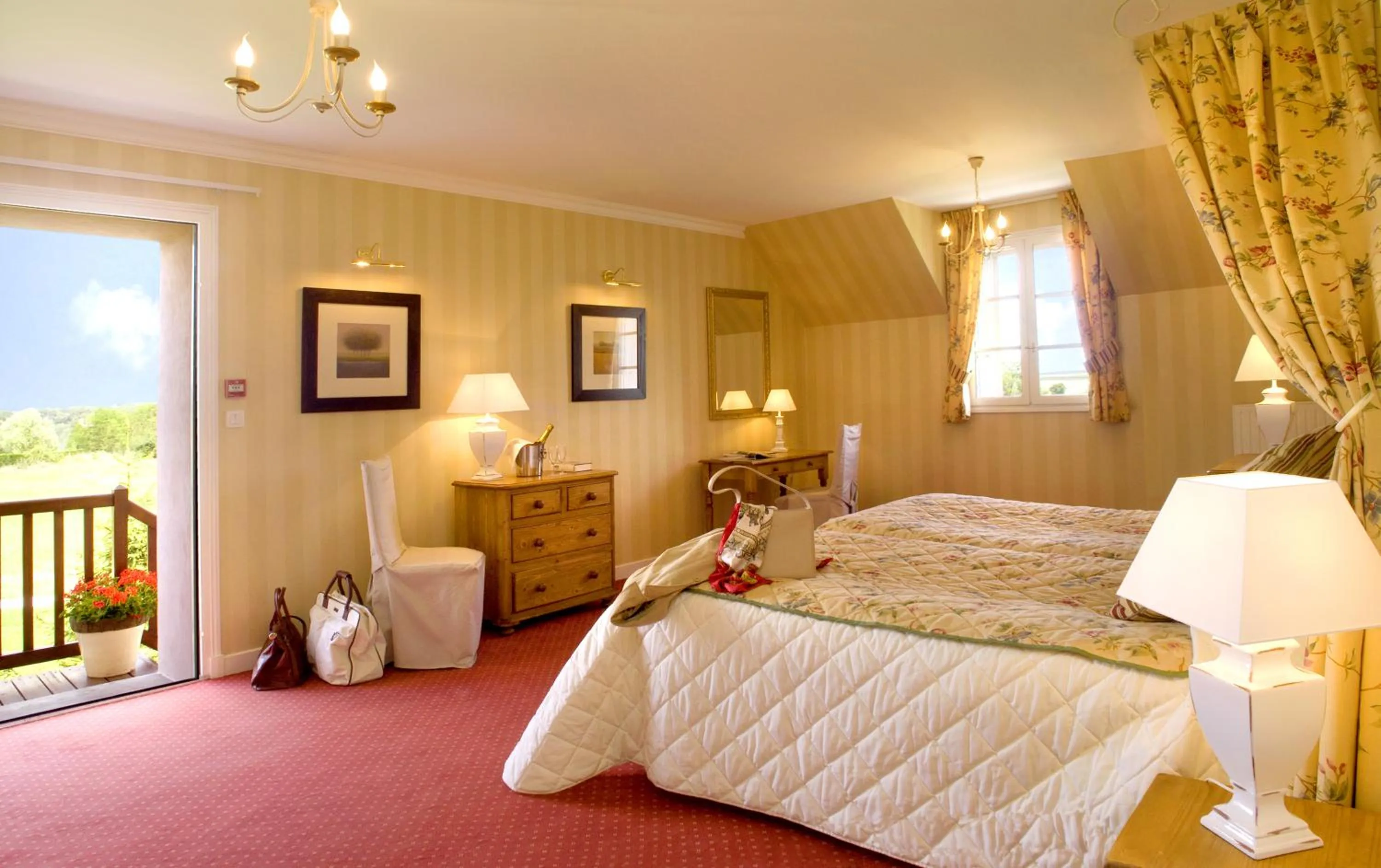 Bedroom, Bed in Logis Le Fleuray