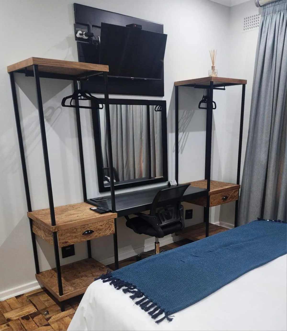 Apartment With Shared Bathroom in 50 ON GREEFF