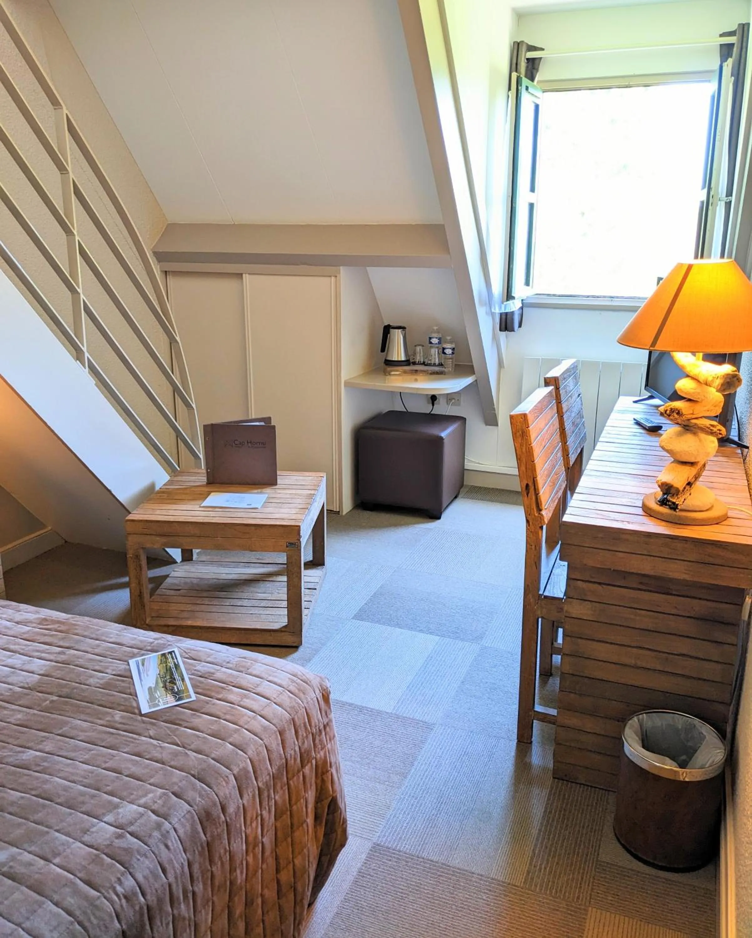 Seating area, Bed in Le Cap Hornu