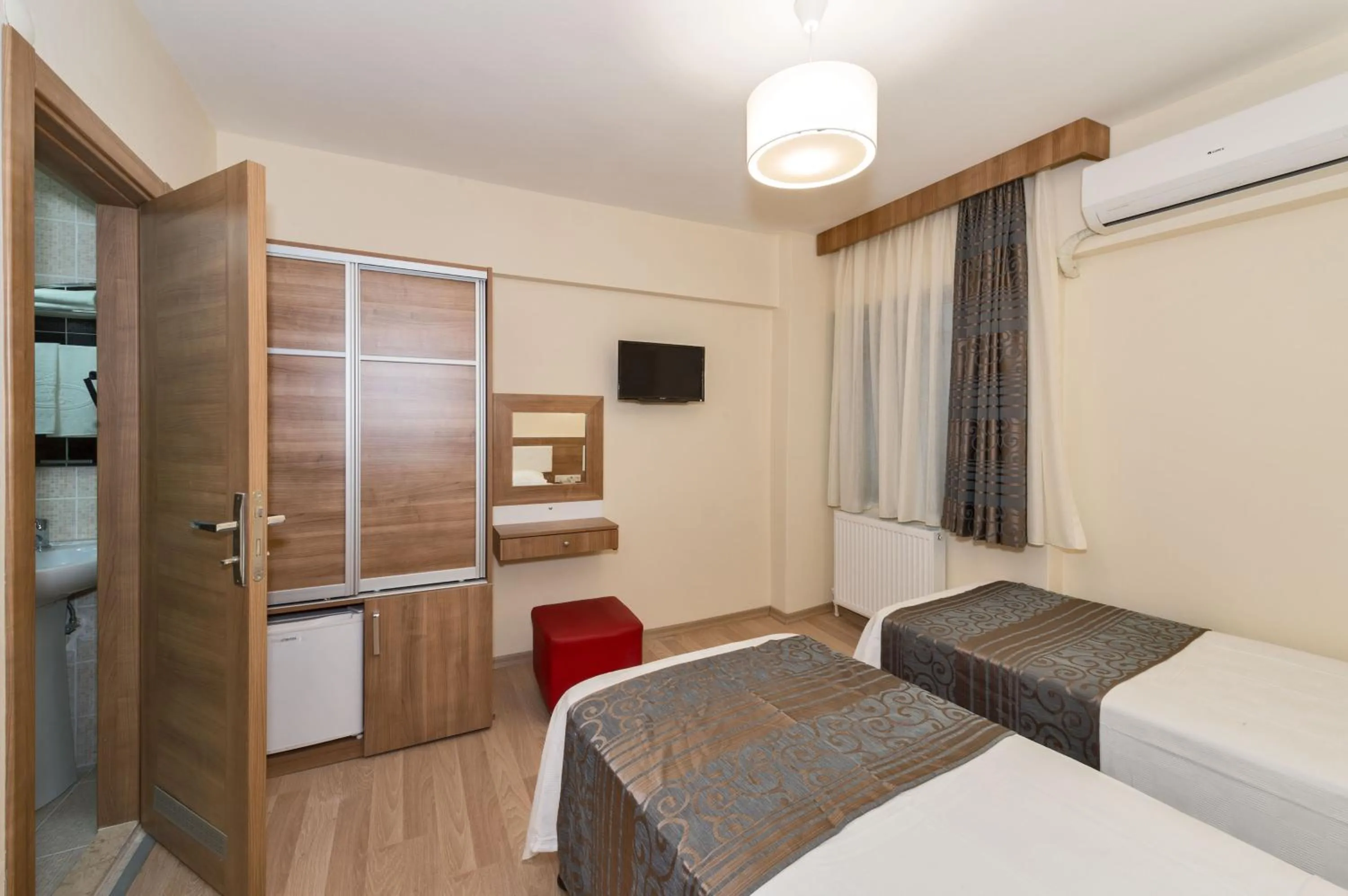 Photo of the whole room, Bed in Polanin Hotel