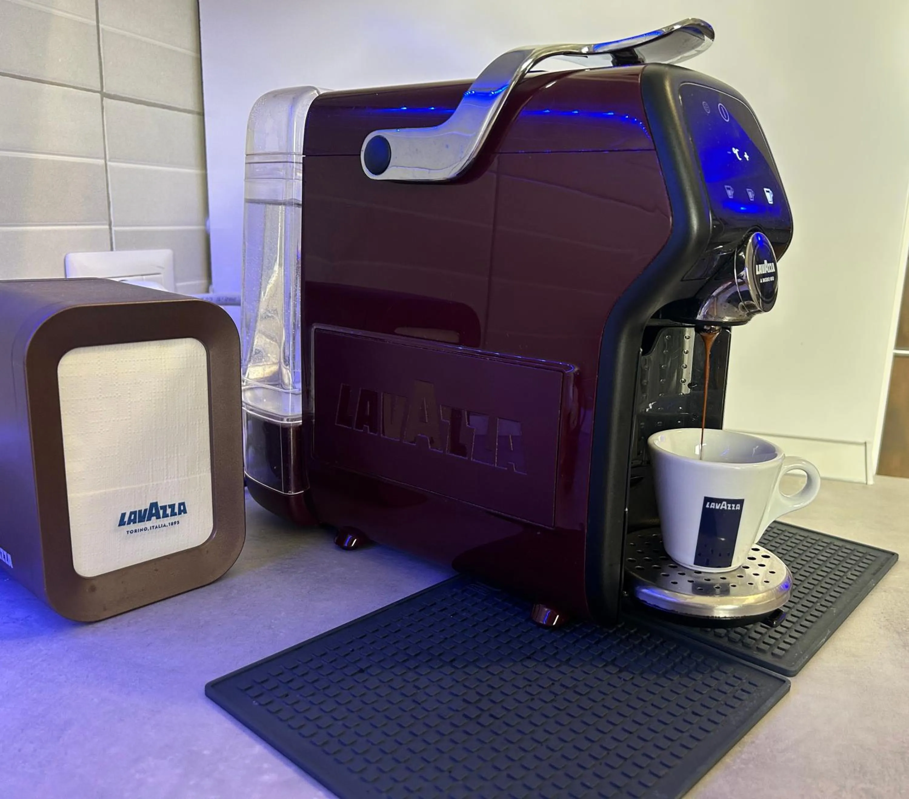 Communal lounge/ TV room in Guest House Il Faraone