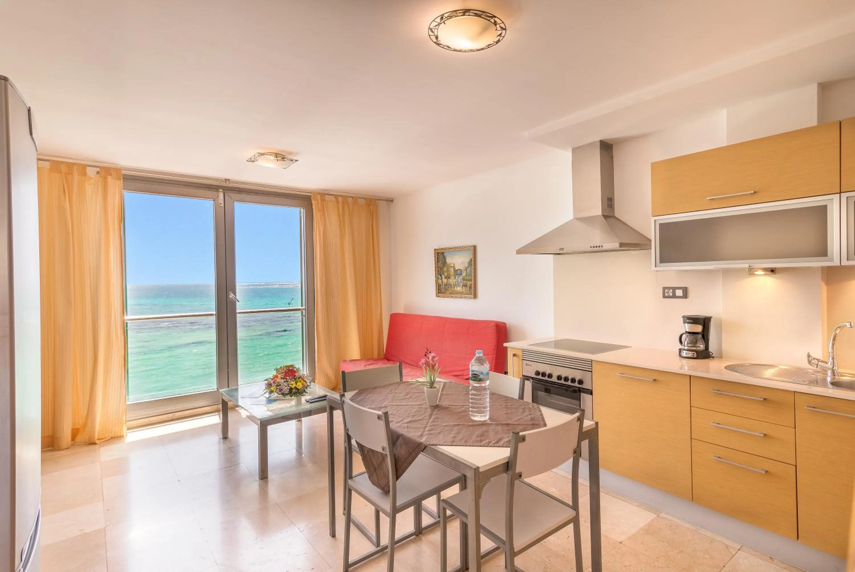 Kitchen or kitchenette in Hotel LIVVO Corralejo Beach