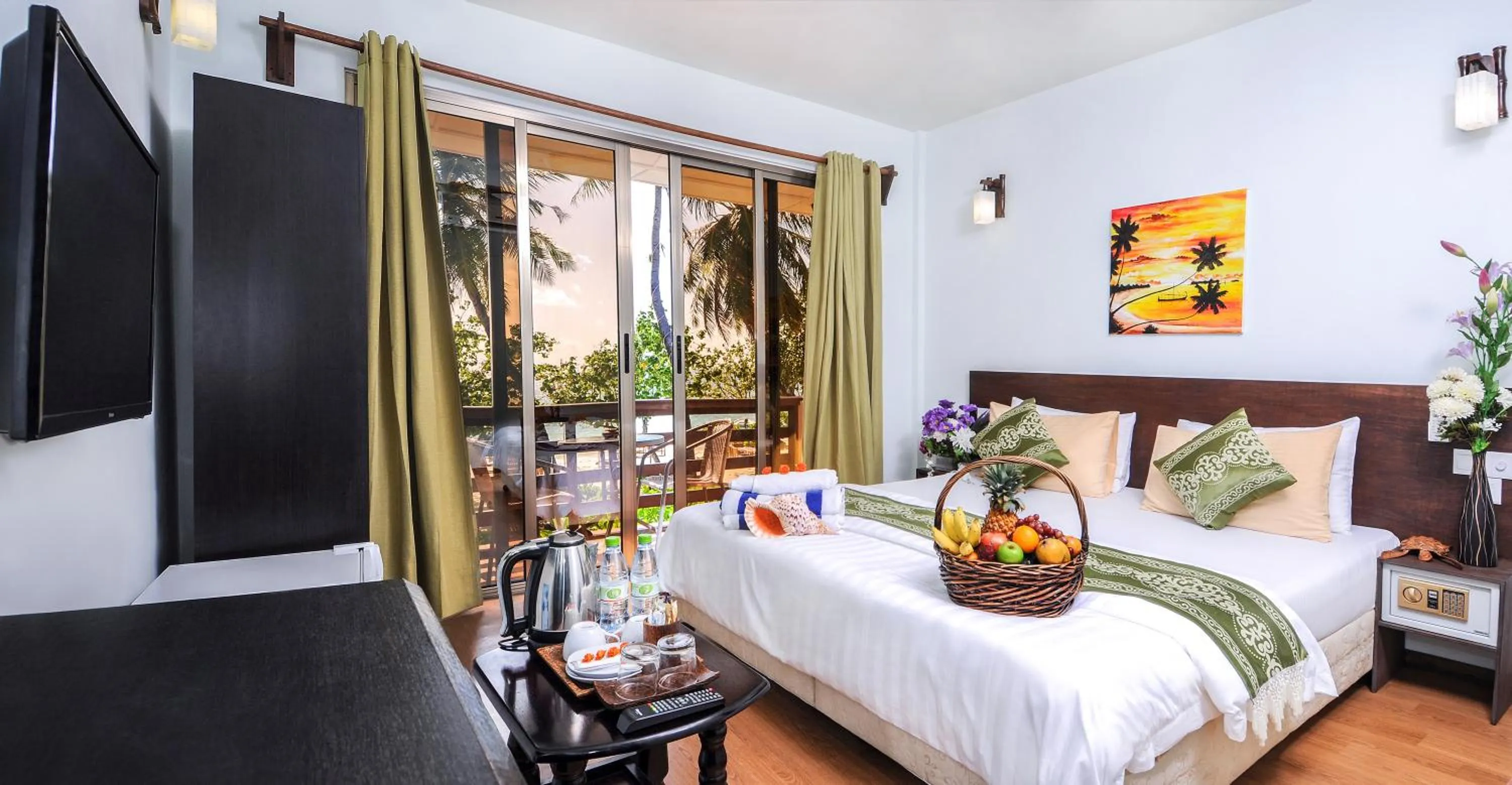 Bed in Salt Beach Hotel