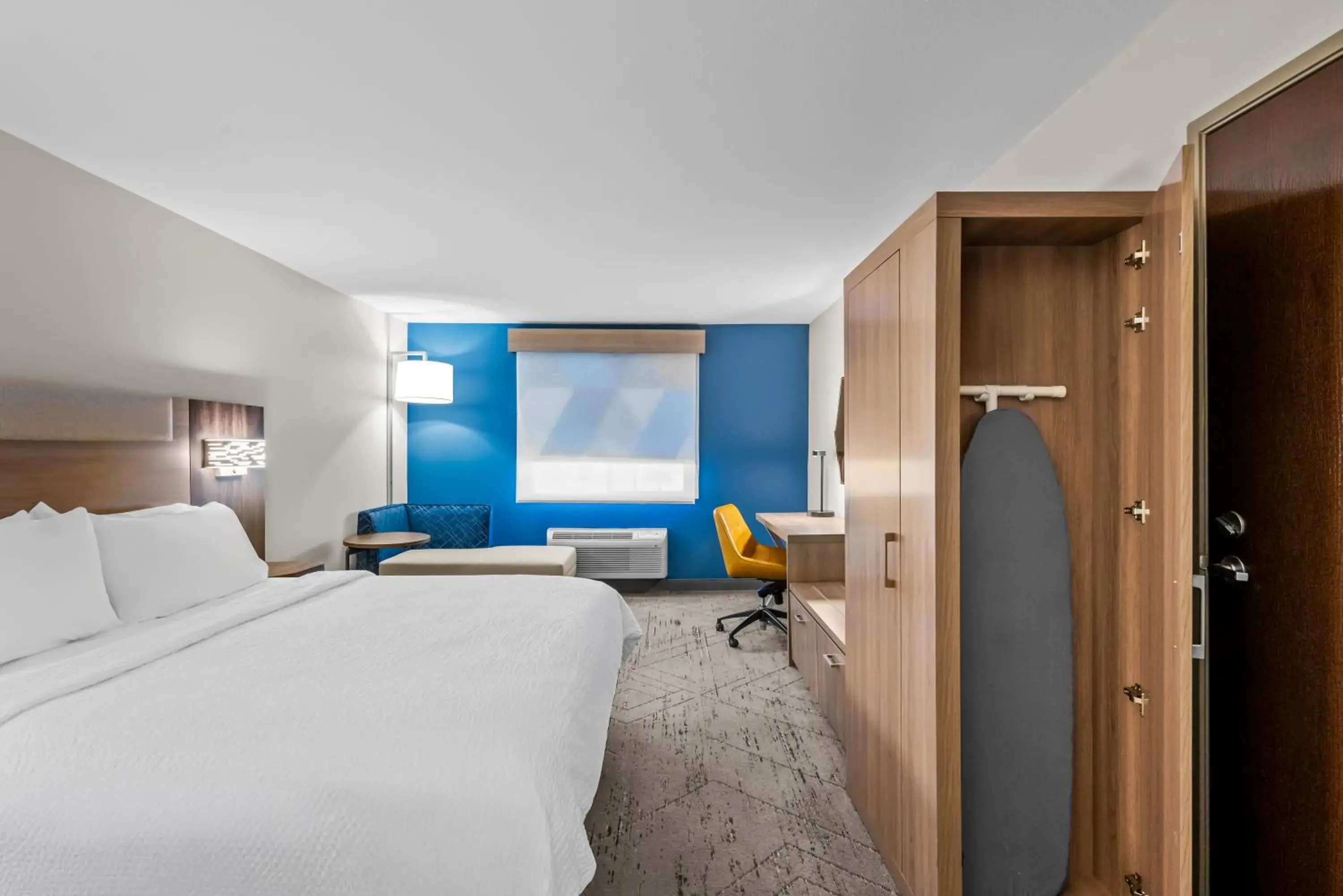 Standard King Room in Holiday Inn Express Monticello by IHG Standard King Room in Holiday Inn Express Monticello by IHG