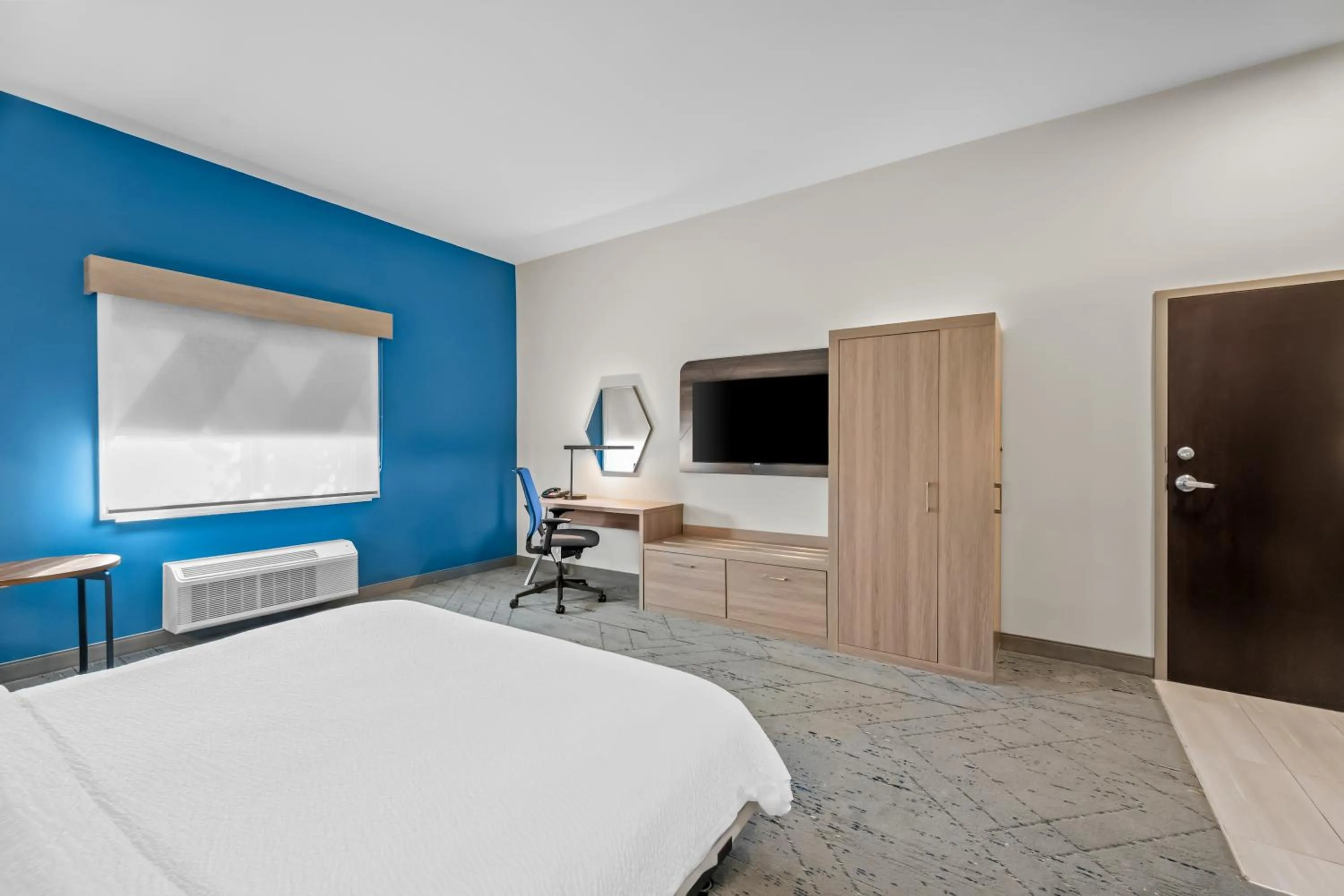 Bed in Holiday Inn Express Monticello by IHG