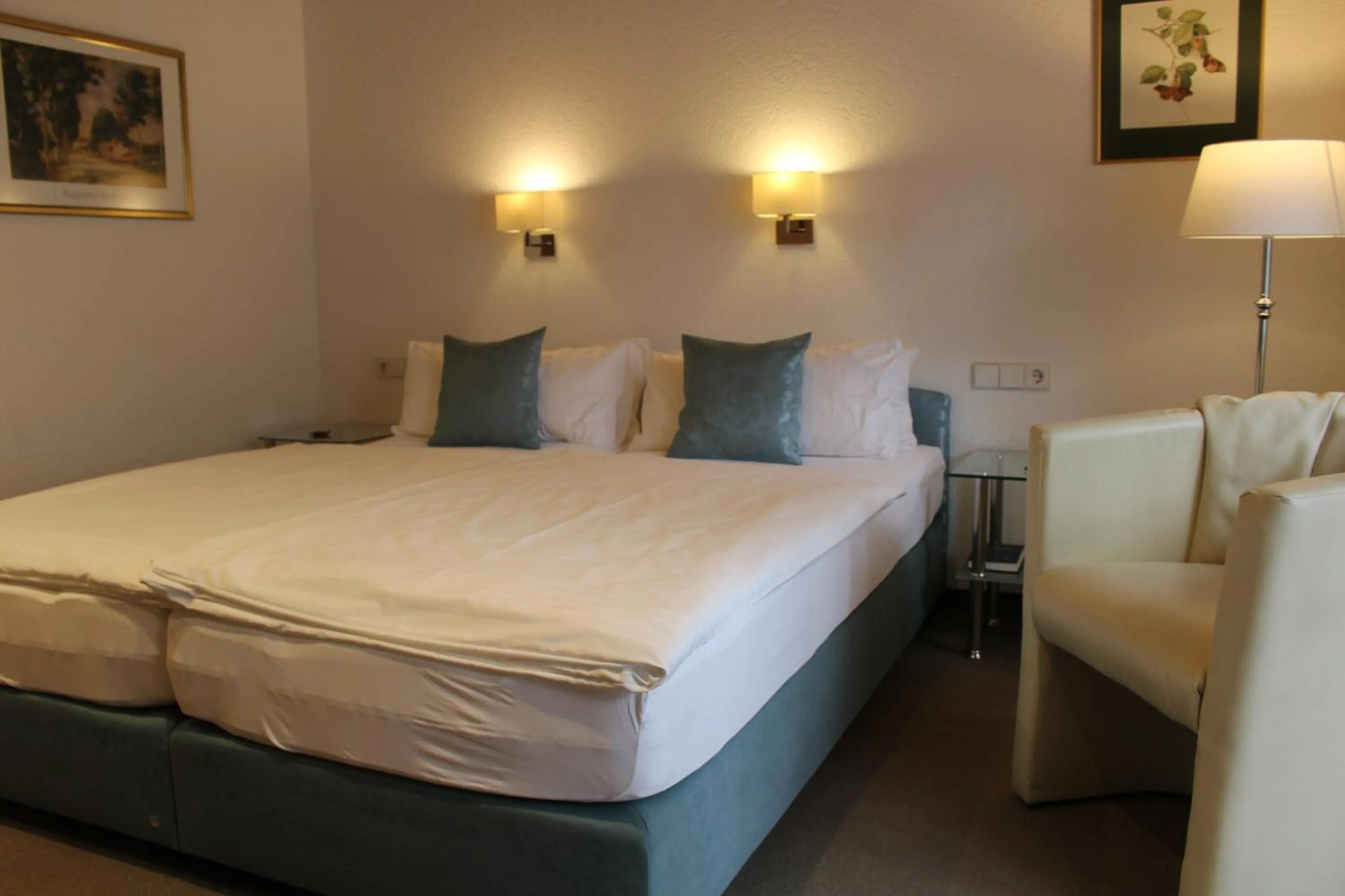 Bed in Hotel Rebstock