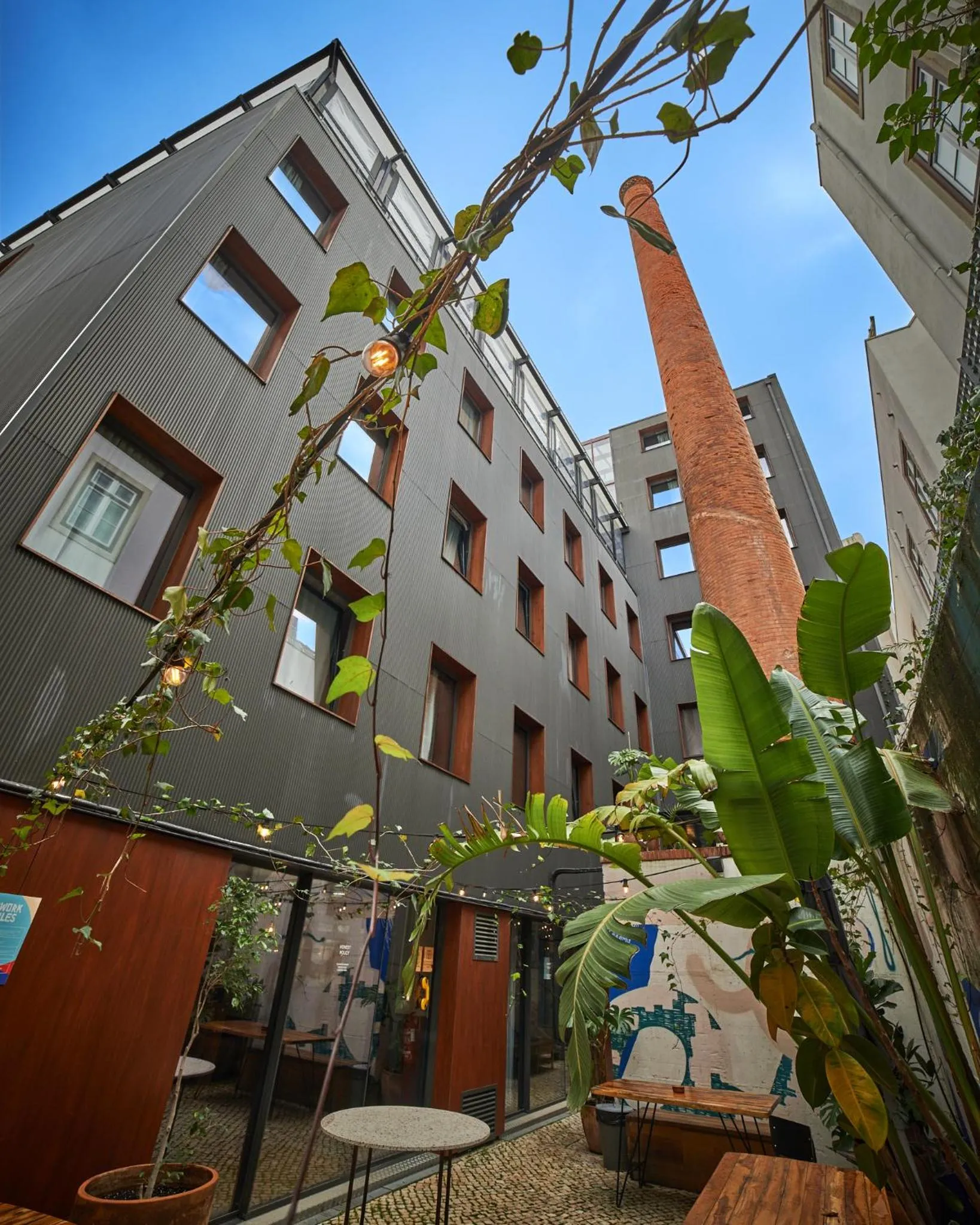 Property building in Secret Patio Lisbon