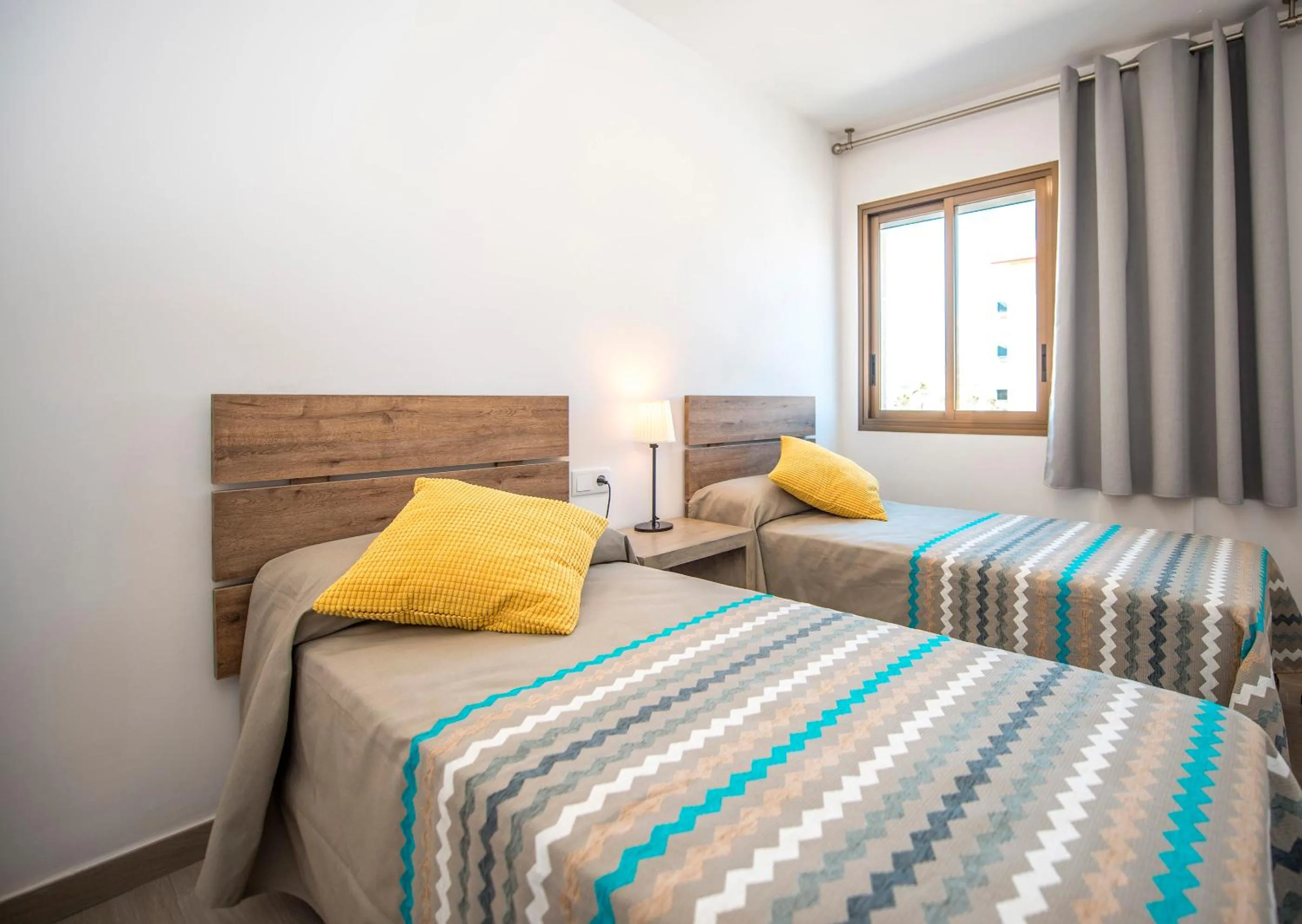 Bed in Ona Aquamarina