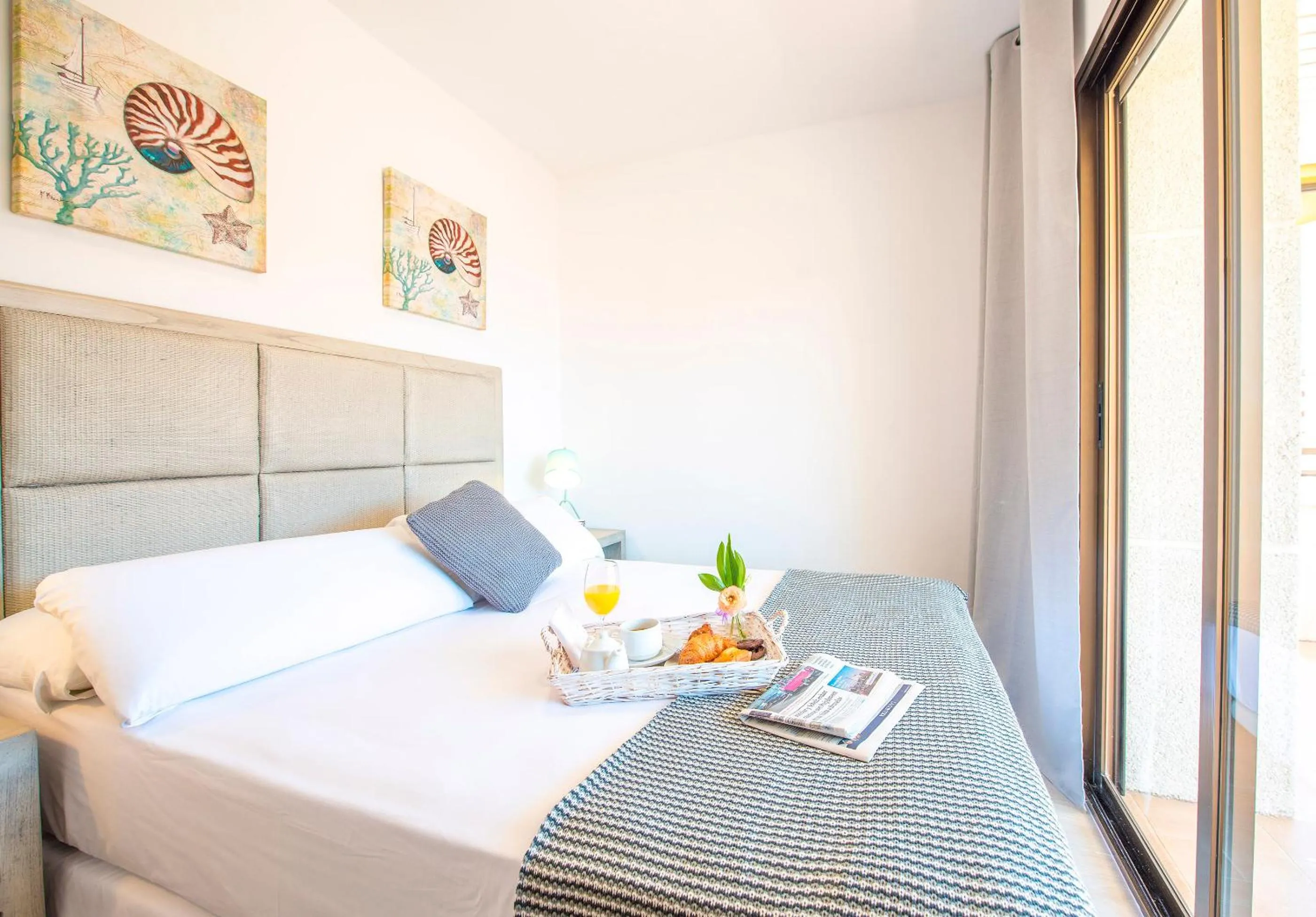 Bed in Ona Aquamarina