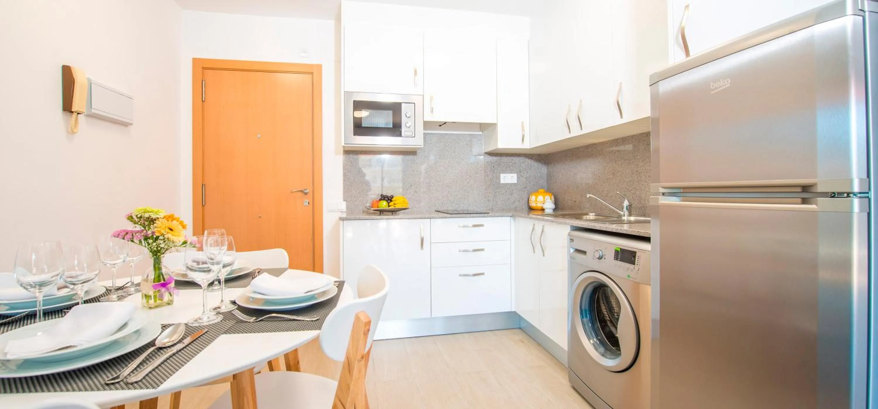 Kitchen or kitchenette in Ona Aquamarina