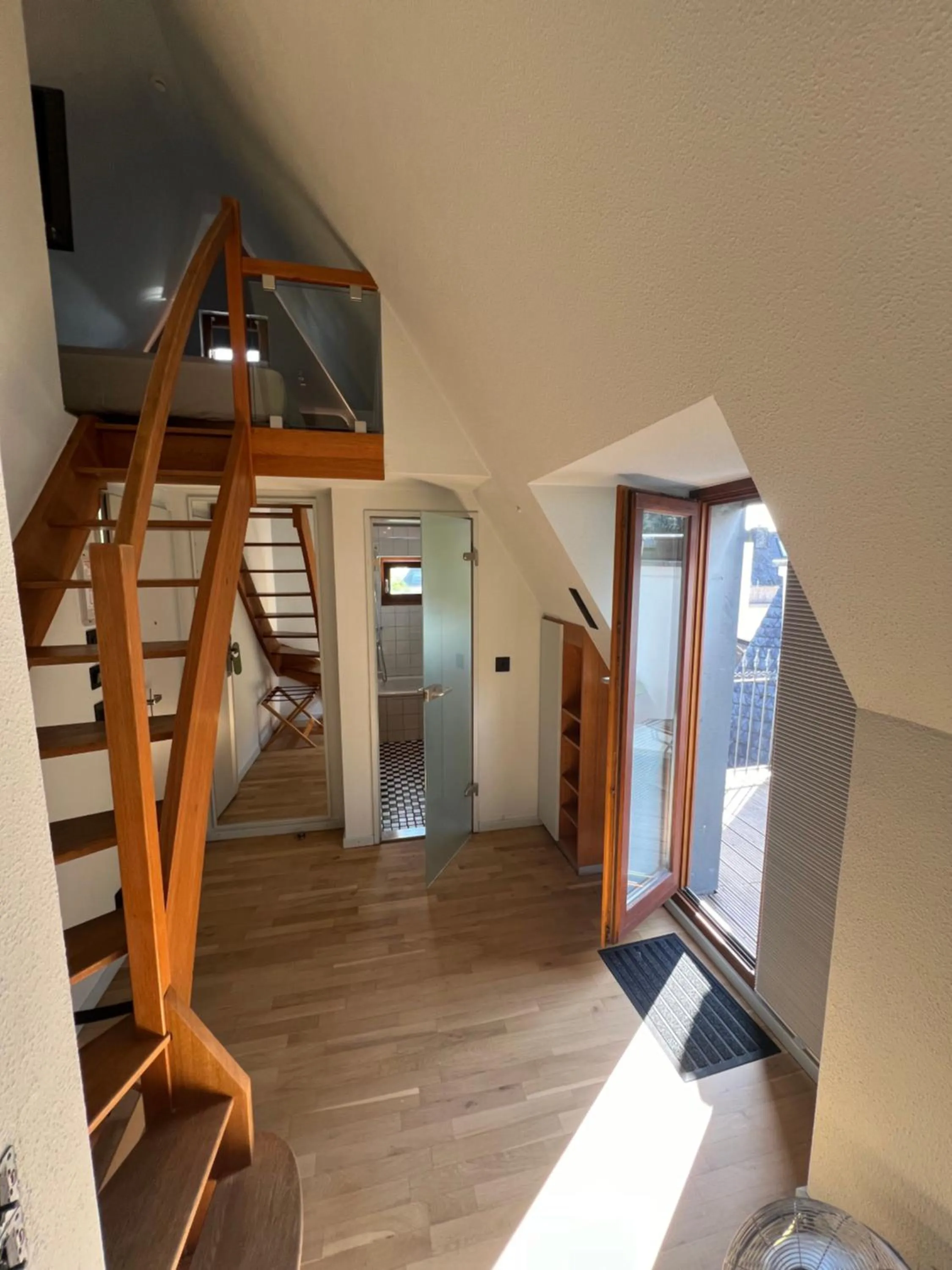 Photo of the whole room in Lint Hotel Köln