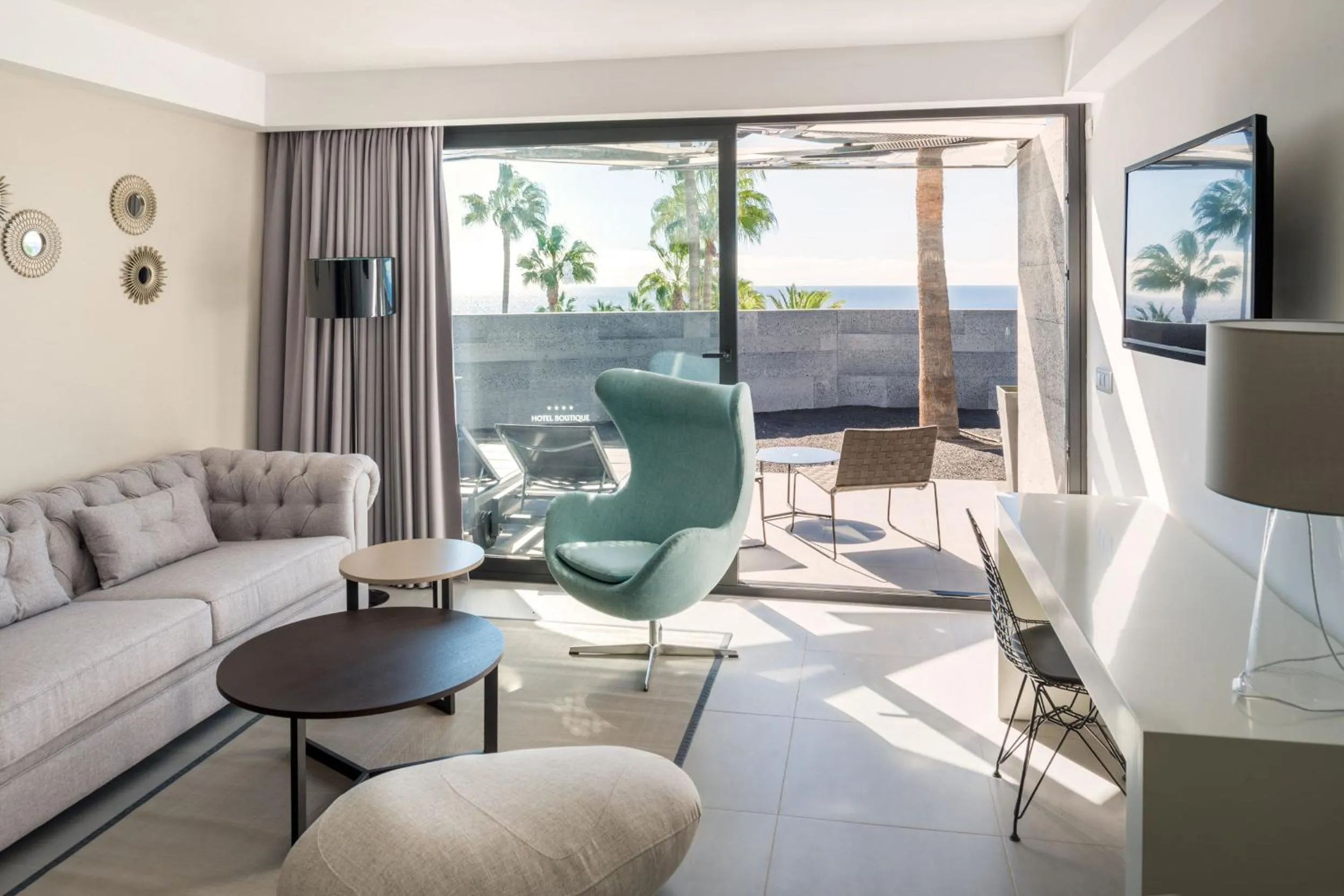 TV and multimedia in La Isla y el Mar, Hotel Boutique