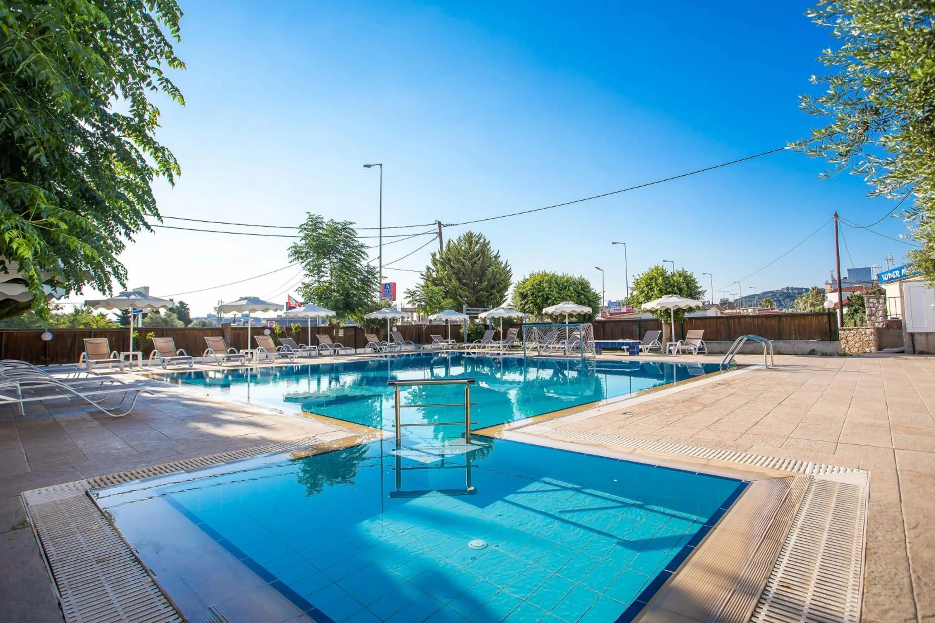 Swimming pool in Mon Repos Hotel